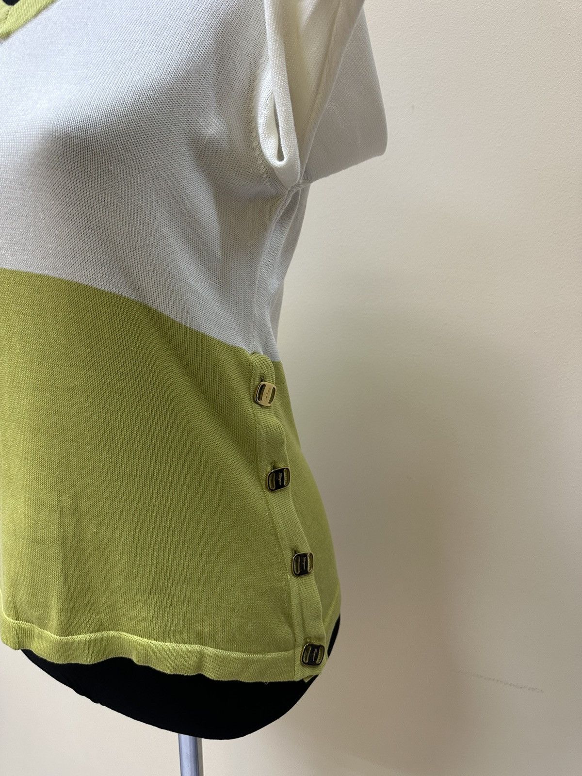 Salvatore Ferragamo T-shirt Short Sleeve Salvatore Ferragamo size XS Italy Size XS / US 0-2 / IT 36-38 - 5 Thumbnail