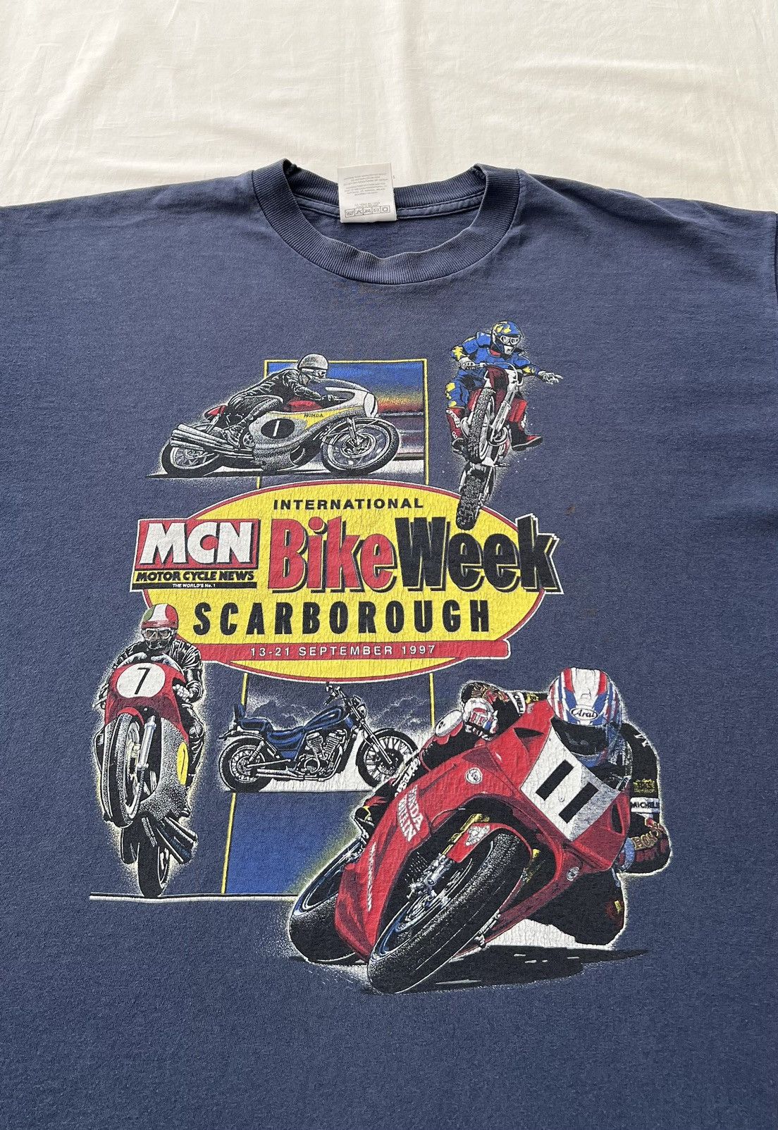 Vintage Vintage 1997 Bike Week Scarborough MCN Moto Racing T-shirt Size US L / EU 52-54 / 3 - 3 Thumbnail