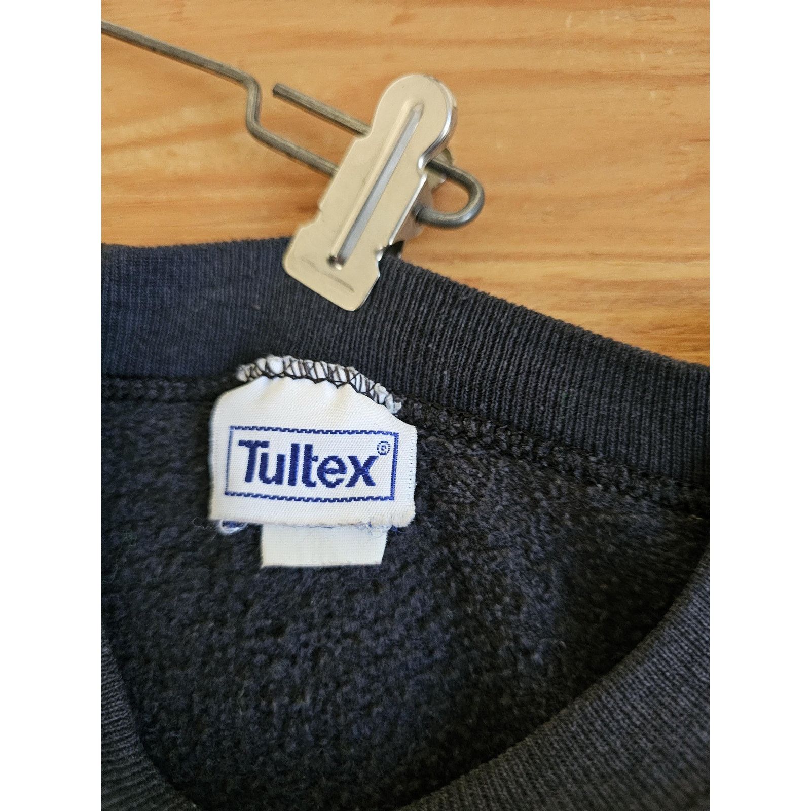 Tultex Bicycle Tour Sweatshirt, Faded Black Raglan Sleeves L-XL 80s Size US L / EU 52-54 / 3 - 3 Thumbnail