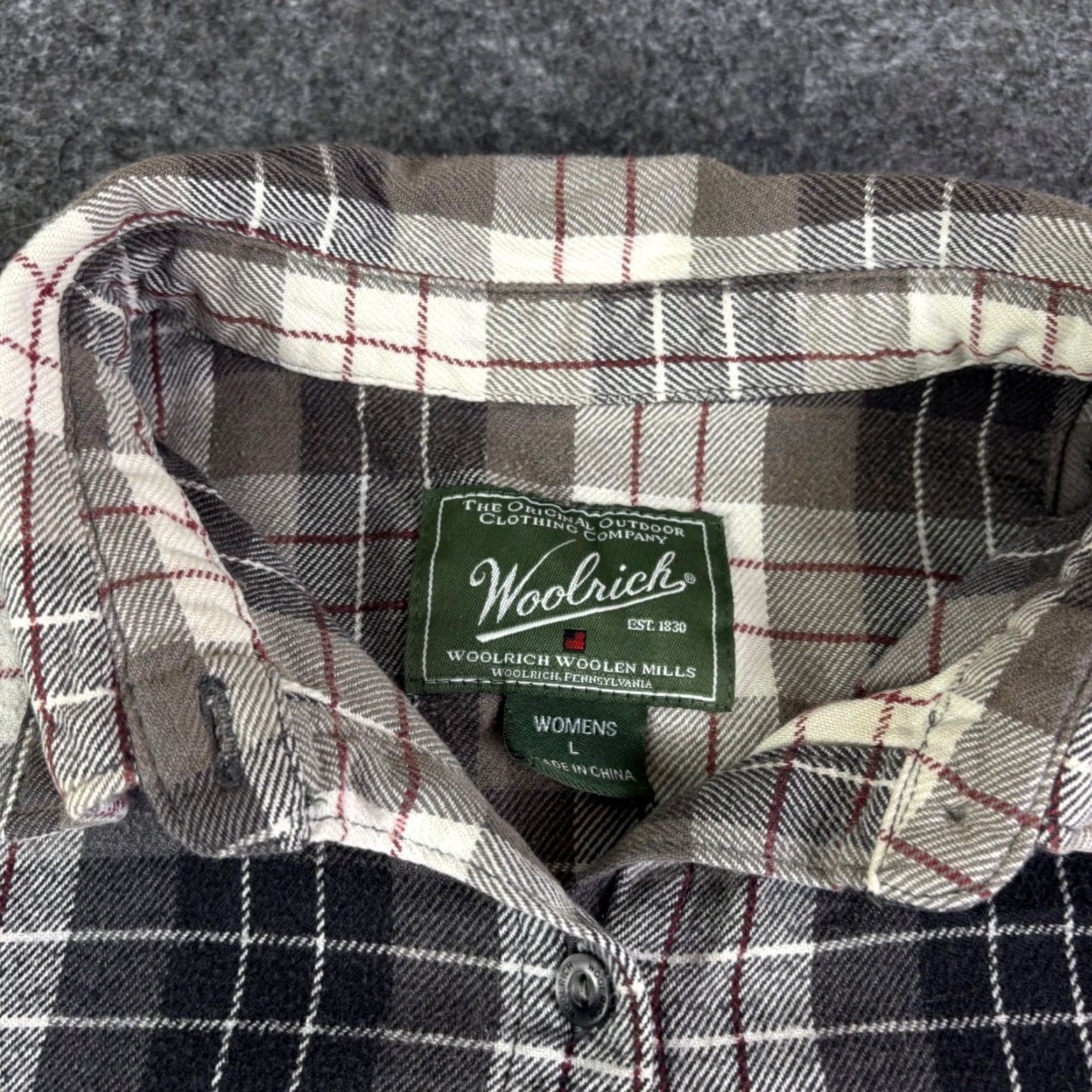 Vintage Woolrich Plaid Flannel Shirt Gray Black White Long Sleeve Button Up L Womens Casual Workwear Permission: Alice in Wonderland Theme Size L / US 10 / IT 46 - 5 Thumbnail