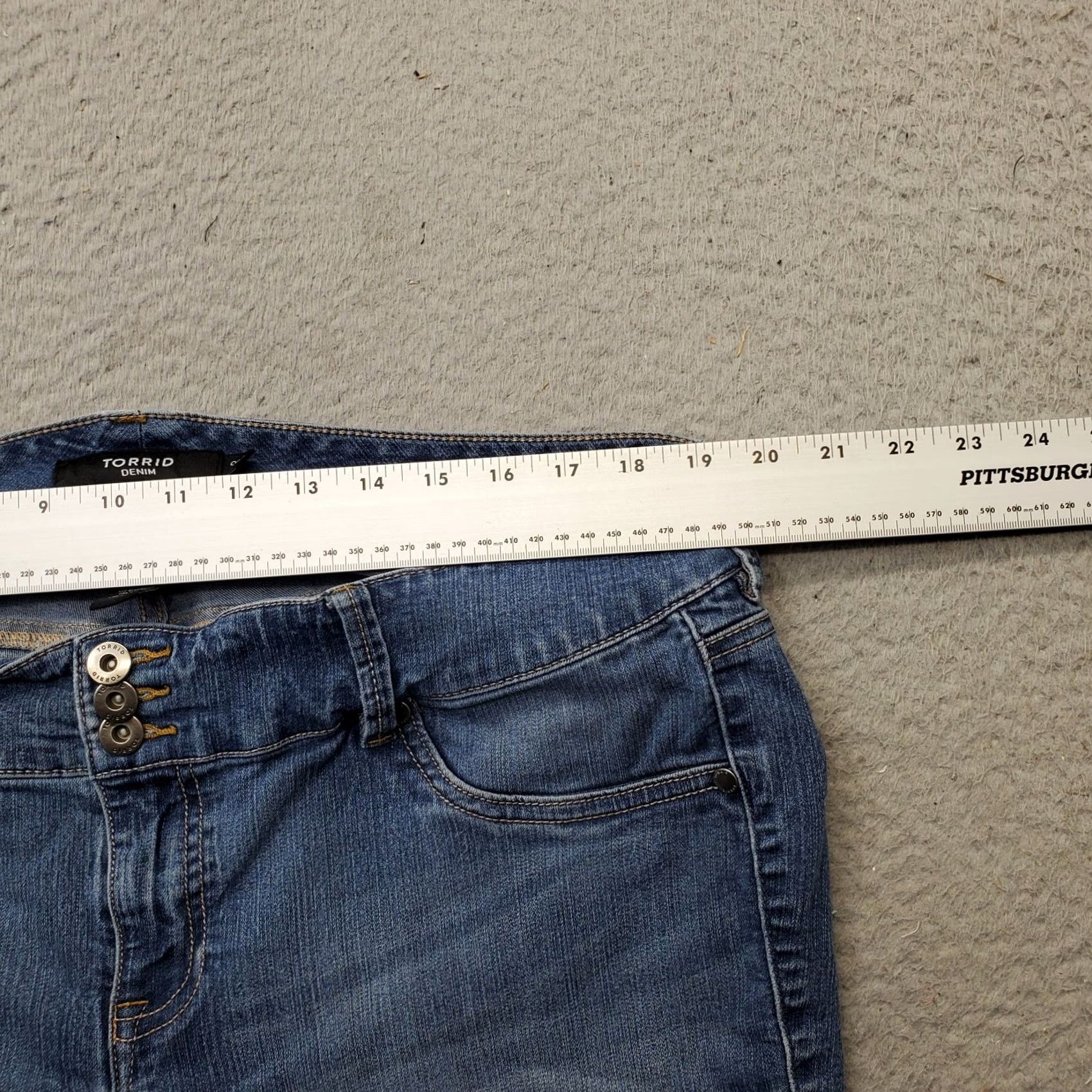 Torrid Torrid Jeans Womens 20R Blue Denim Stretch 5-Pocket Skinny Leg Button Fly Jeans Size 42" / US 20 - 6 Thumbnail