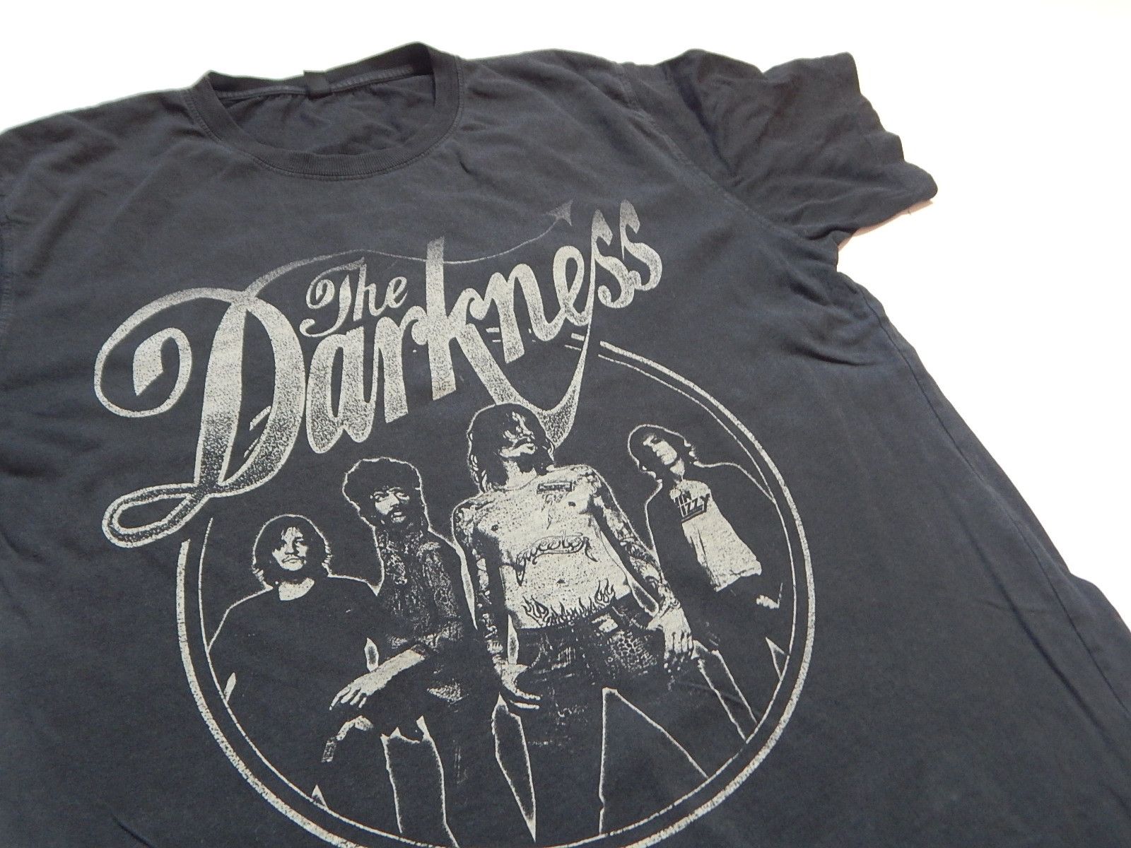 Band Tees vintage the darkness rock band distressed tee Size US XL / EU 56 / 4 - 2 Thumbnail