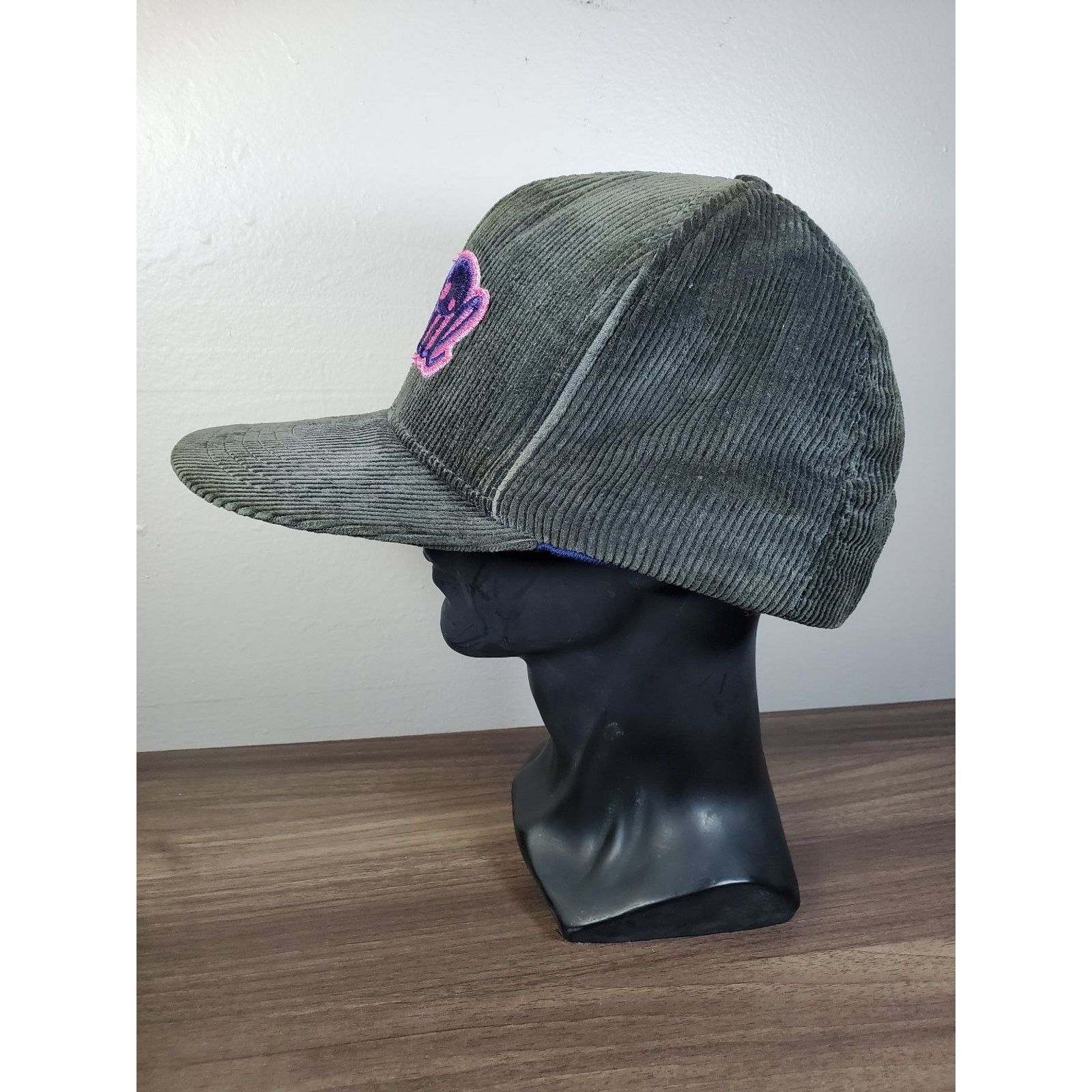Vintage Vail Corduroy Snapback Cap Hat Faded Black w/ Pin Ski Snow Size ONE SIZE - 6 Thumbnail