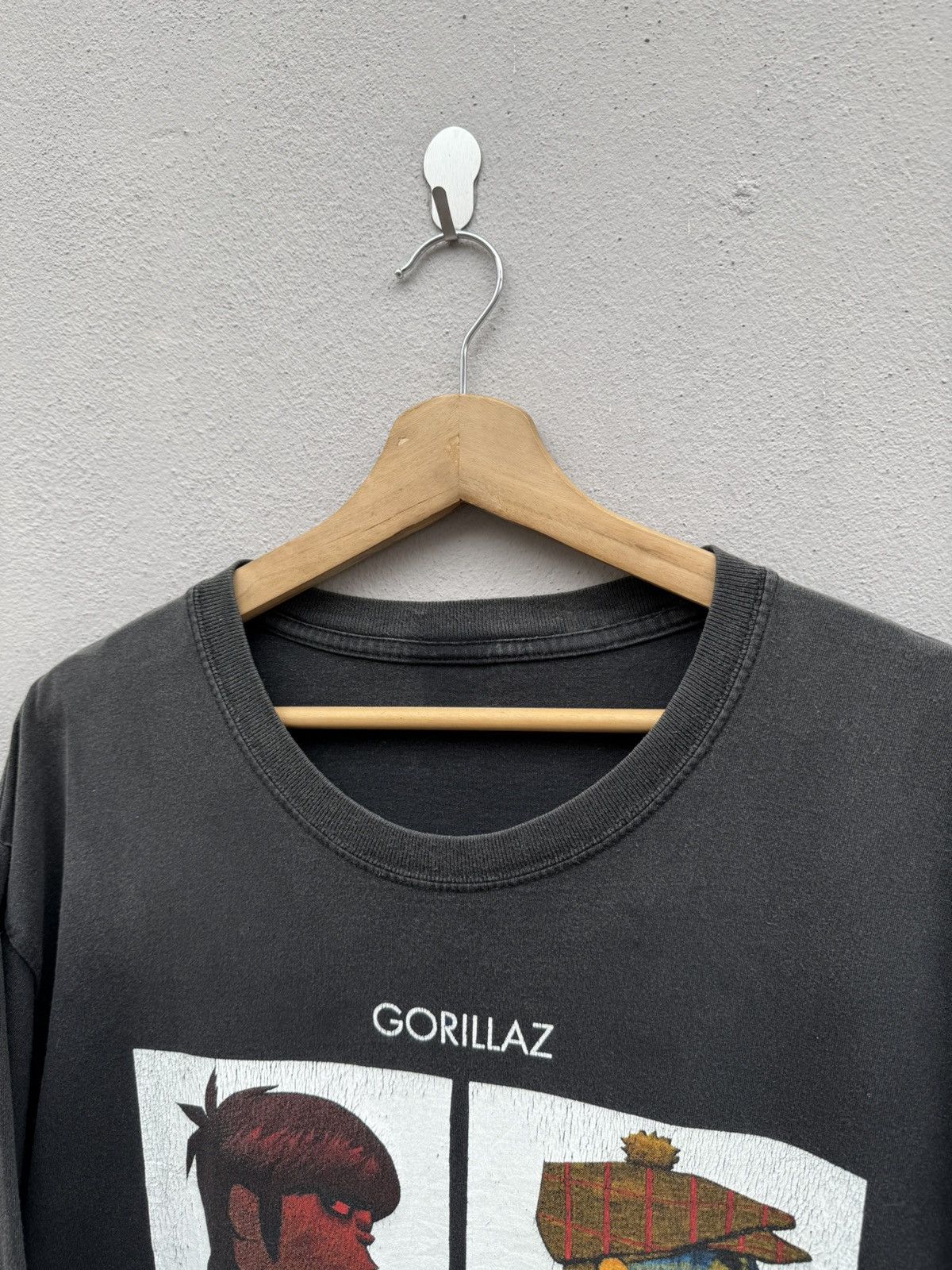 Band Tees 💥RARE💥 Vintage 2000s GORILLAZ “Demon Days” Sunfaded XL Tee Size US XL / EU 56 / 4 - 8 Thumbnail