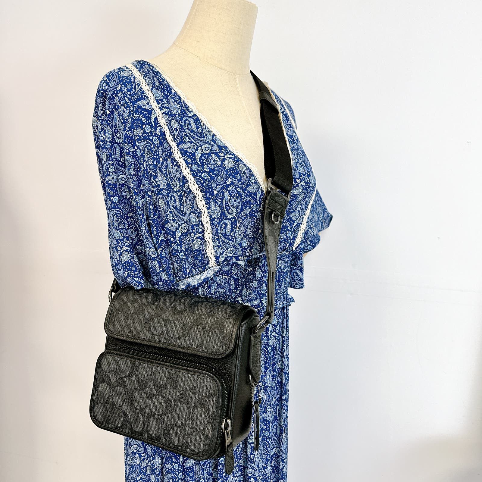 image of Coach C9870 Sullivan Flap In Signature Canvas In Black, Women's