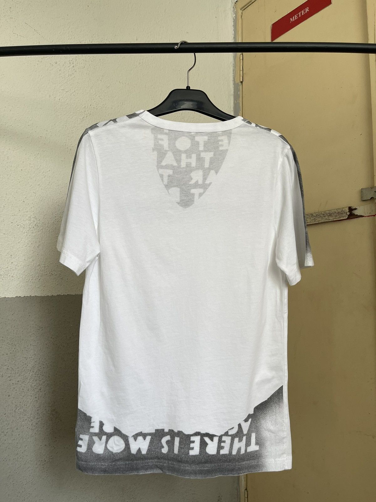 Maison Margiela Maison Margiela Gradient Aids V Neck Tee Size US S / EU 44-46 / 1 - 2 Thumbnail