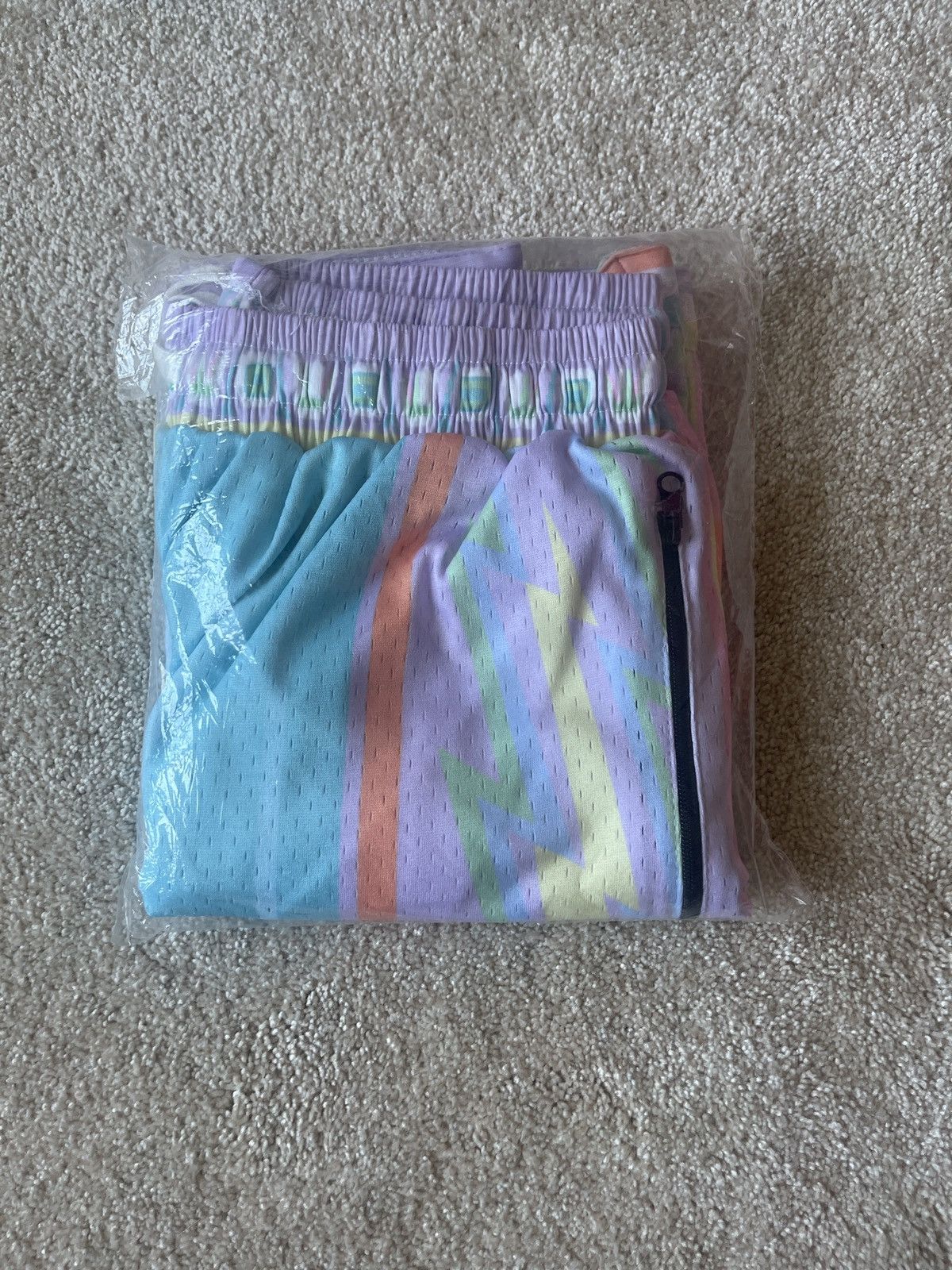 Trillest Trillest what the pastel shorts size large Size US 32 / EU 48 - 2 Thumbnail