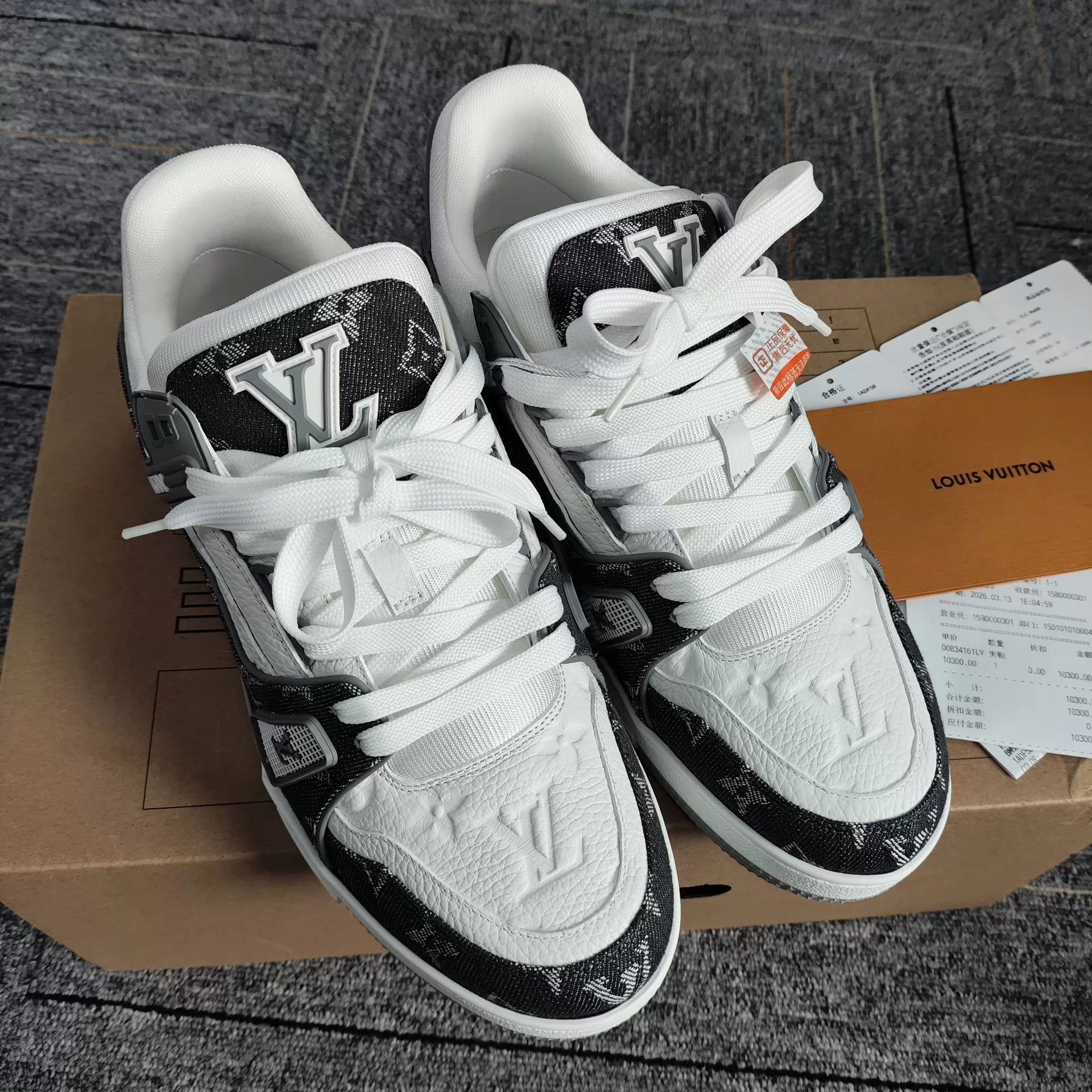 Louis Vuitton LV Gray & White Denim Trainer 7.5 New with Tags Size US 8.5 / EU 41-42 - 2 Thumbnail
