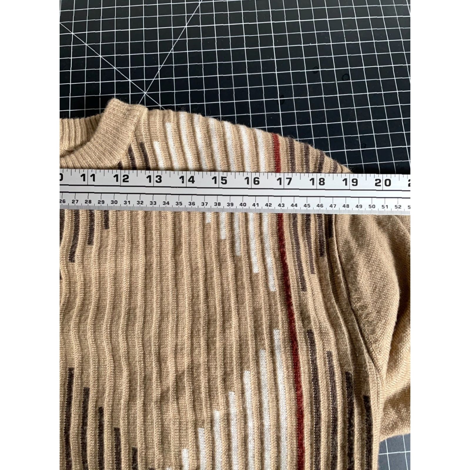 Vintage VINTAGE Miko Sweater Mens Large XL Beige Wool Blend Diamond Pattern Crew Neck Pullover Knit Casual Size US L / EU 52-54 / 3 - 7 Thumbnail