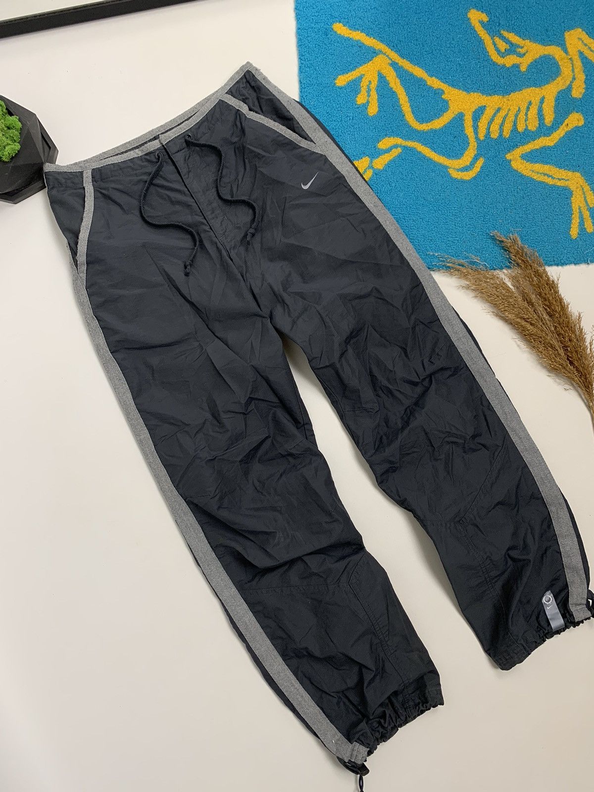 Nike × Vintage Vintage Nike 90’s Nylon Track Pant Size 28" / US 6 / IT 42 - 5 Thumbnail