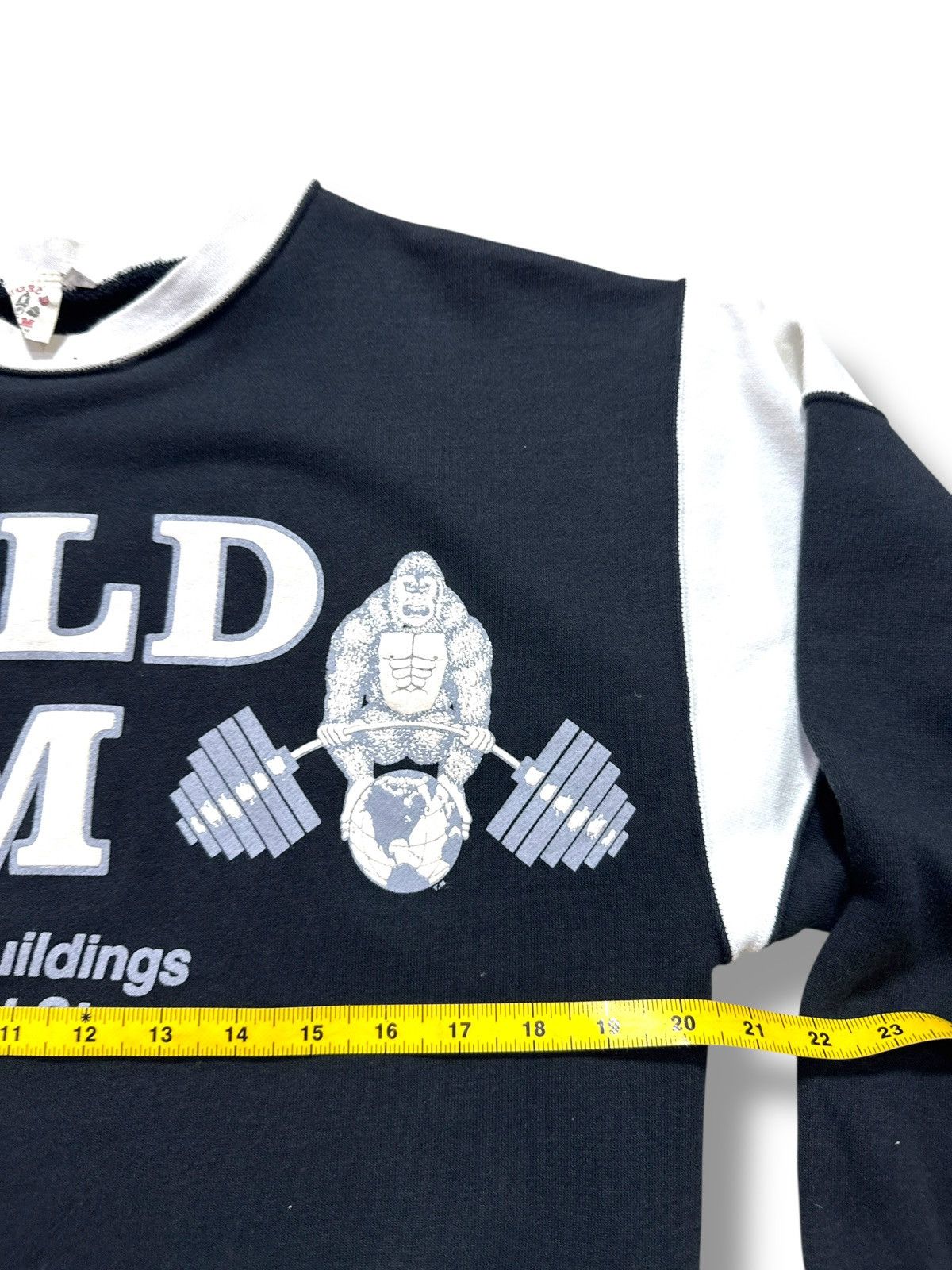 Vintage *RARE* VINTAGE 90s WORLD GYM JAPAN GORILLA SWEATER Size US M / EU 48-50 / 2 - 5 Thumbnail