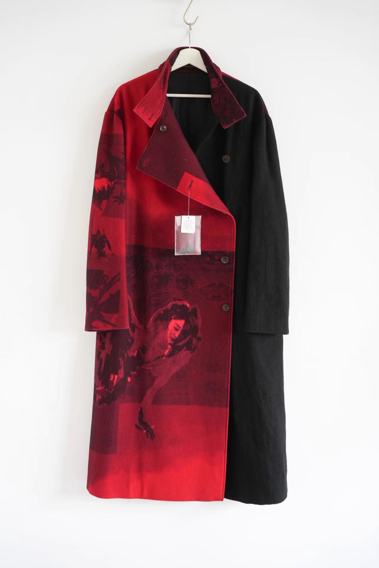 Yohji Yamamoto Yohji Yamamoto 18aw Red & Black Asymmetric Coat K4 Size US L / EU 52-54 / 3 - 2 Thumbnail