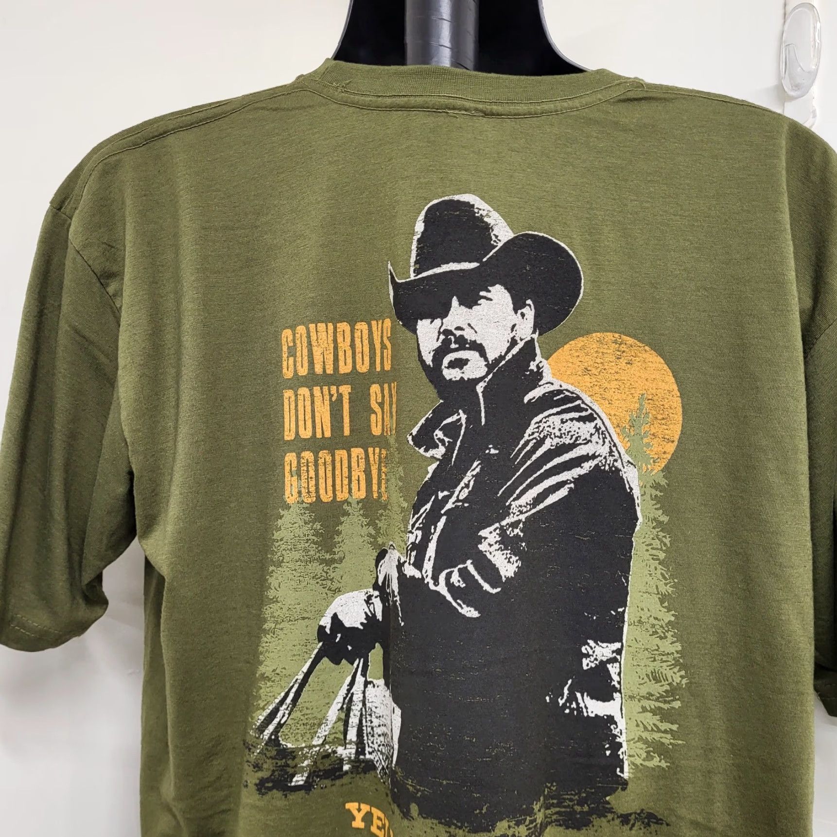 Vintage Yellowstone Tshirt Mens XL Green "Cowboys Don't Say Goodbye" Graphic Horse T-Shirt Regular Crew Neck Short Sleeve Size US XL / EU 56 / 4 - 4 Thumbnail