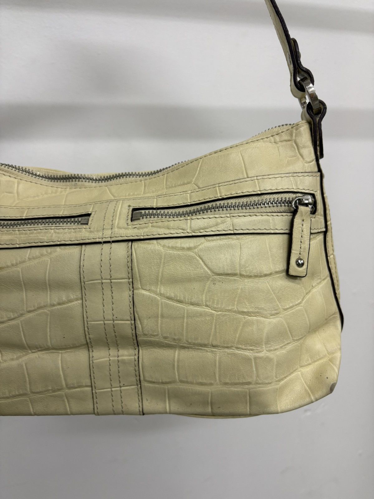 Genuine Leather Vintage Tignanello Ivory Green Leather Bag Y2k Diesel style Size ONE SIZE - 4 Thumbnail