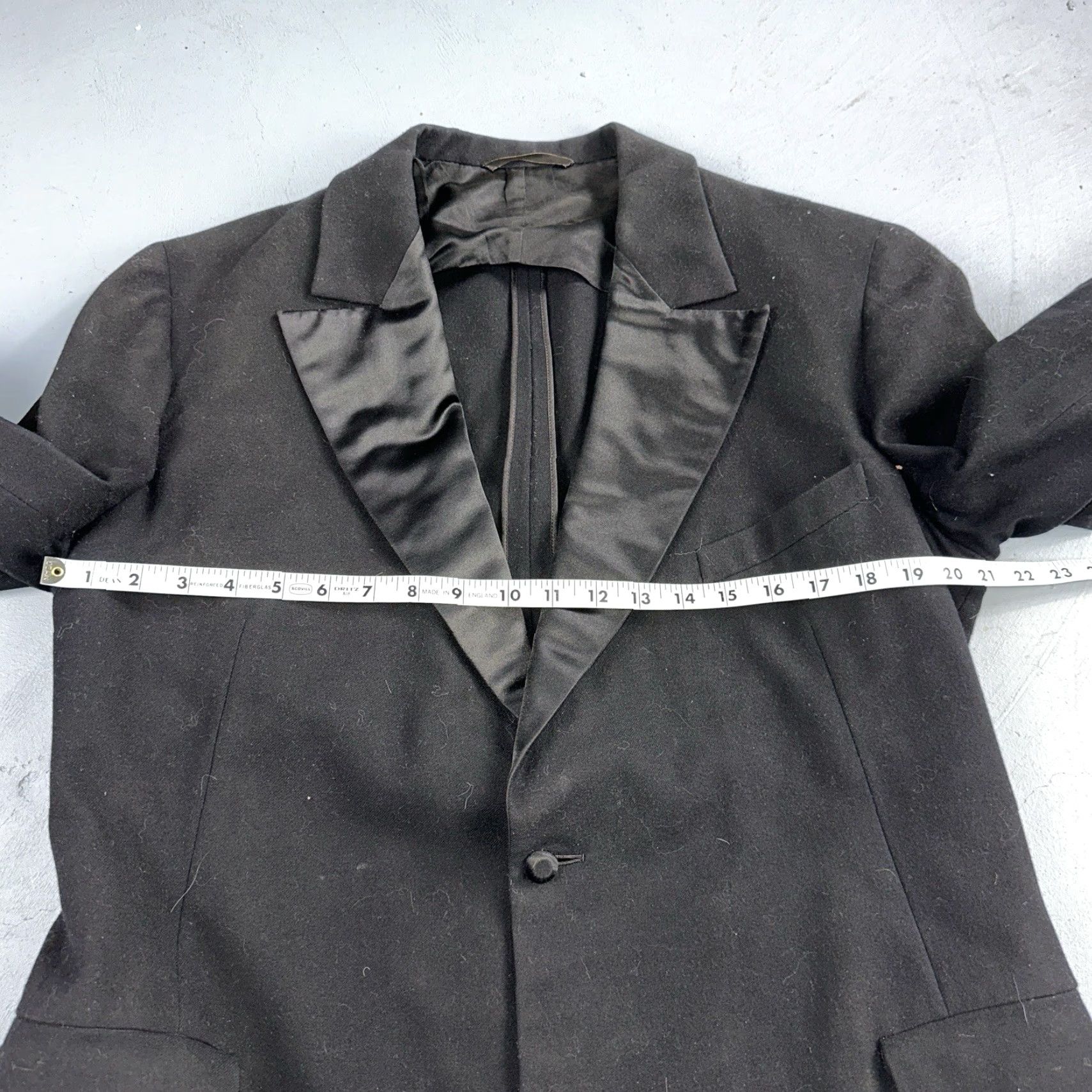Vintage VTG 1930s Mens 1 PC Suit Tuxedo Coat Jacket Black 20s Antique Satin Wool 38 Regular Mens Black VTG 1920s Tuxedo Coat Jacket 100% Wool Satin Size 38R - 5 Thumbnail