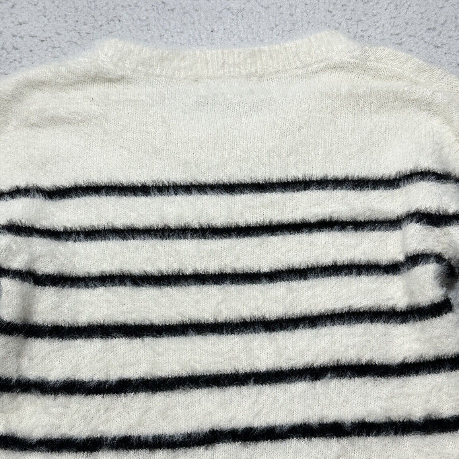 Old Navy Old Navy Small Crewneck White Black Striped Pullover Sweater Size S / US 4 / IT 40 - 11 Thumbnail