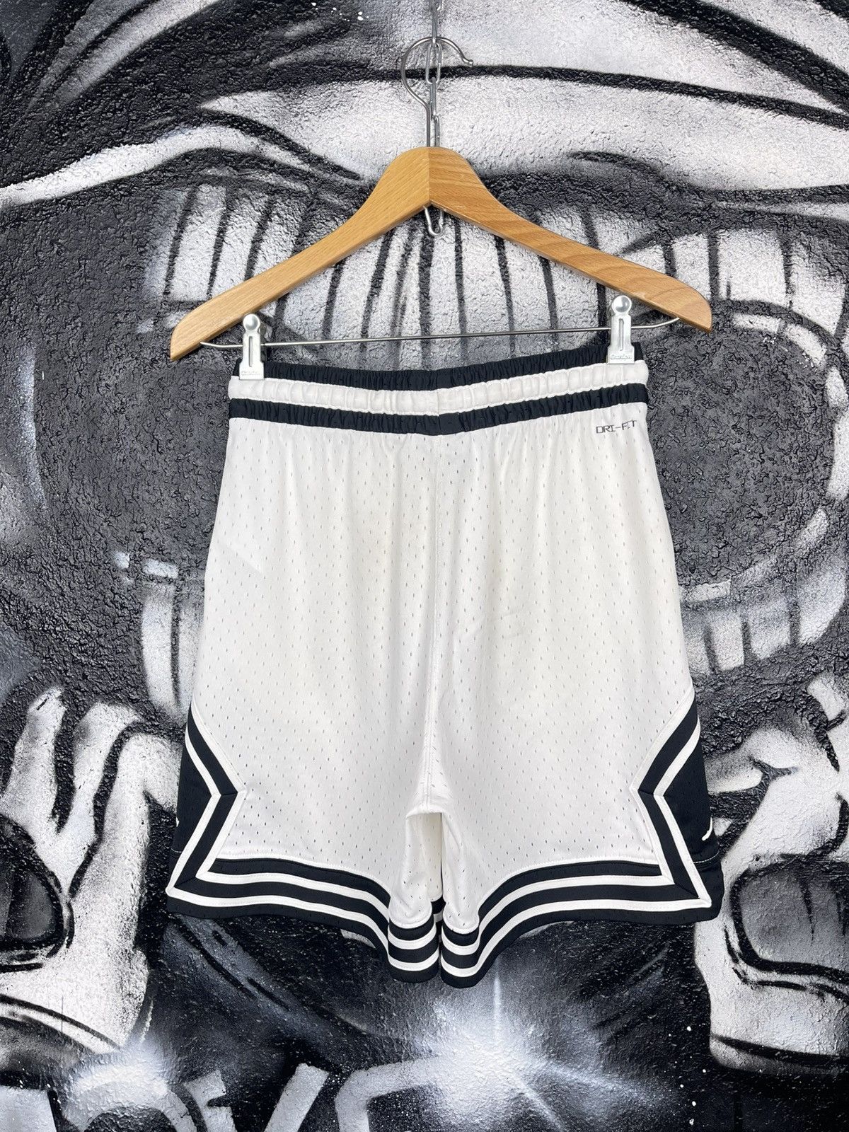 Jordan Brand Jordan Dri-Fit Sport Diamond Mesh Shorts Men’s Size S Size US 29 - 6 Thumbnail