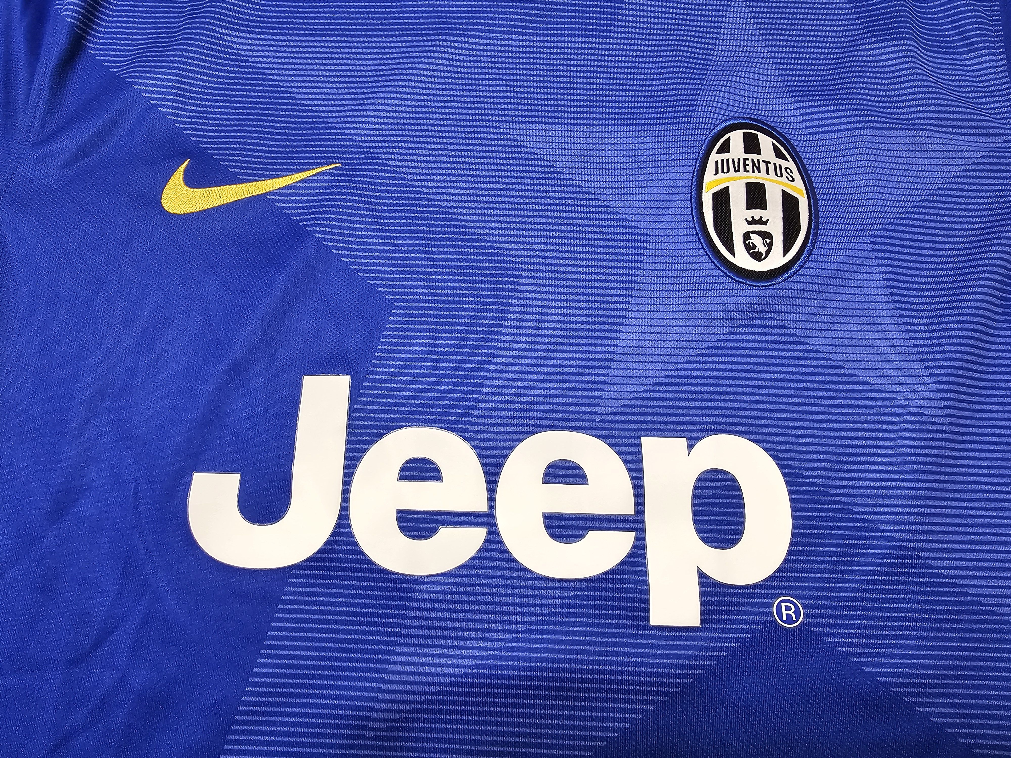 Nike JUVENTUS 2014 2015 AWAY FOOTBALL SHIRT SOCCER JERSEY Size US L / EU 52-54 / 3 - 3 Thumbnail