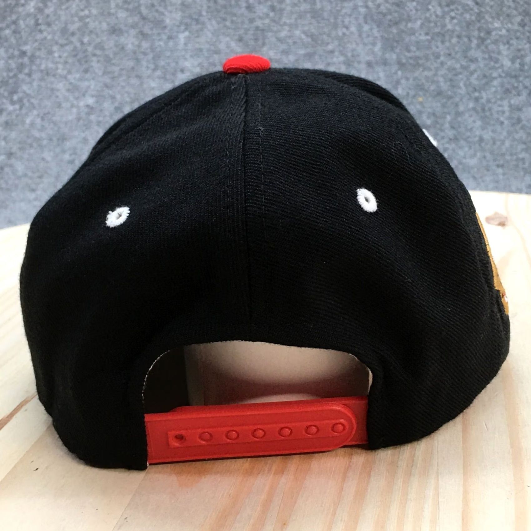 Zephyr Zephyr Chicago Blackhawks Snapback Cap Hat Mens One Size Black NHL Flat Brim Adjustable Brand: Zephyr, Men, Snapback, Black, One Size Size ONE SIZE - 6 Thumbnail