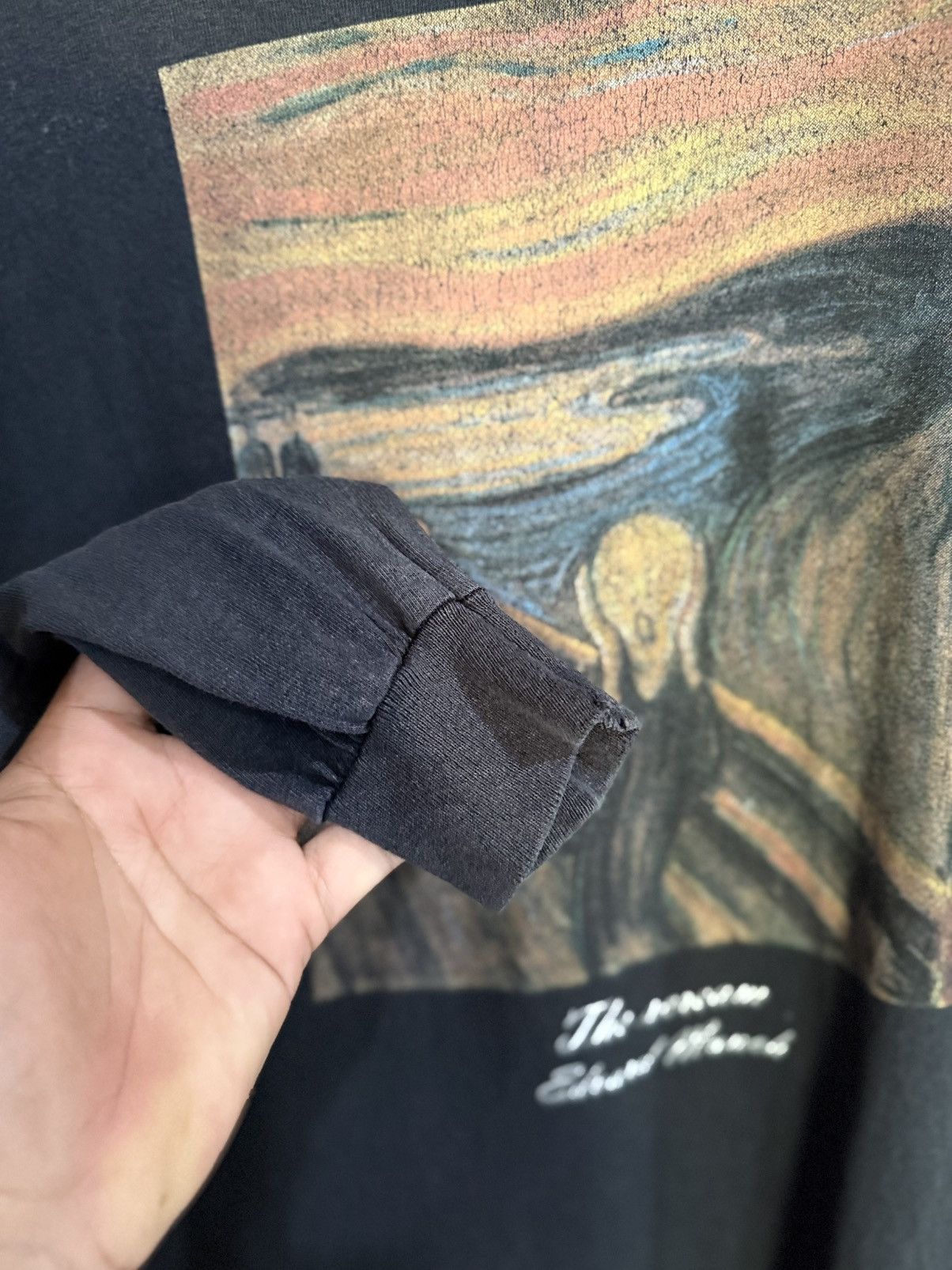 Vintage Vintage The Scream Edward Munch Art Long Sleeve Faded Tee Size US L / EU 52-54 / 3 - 5 Thumbnail
