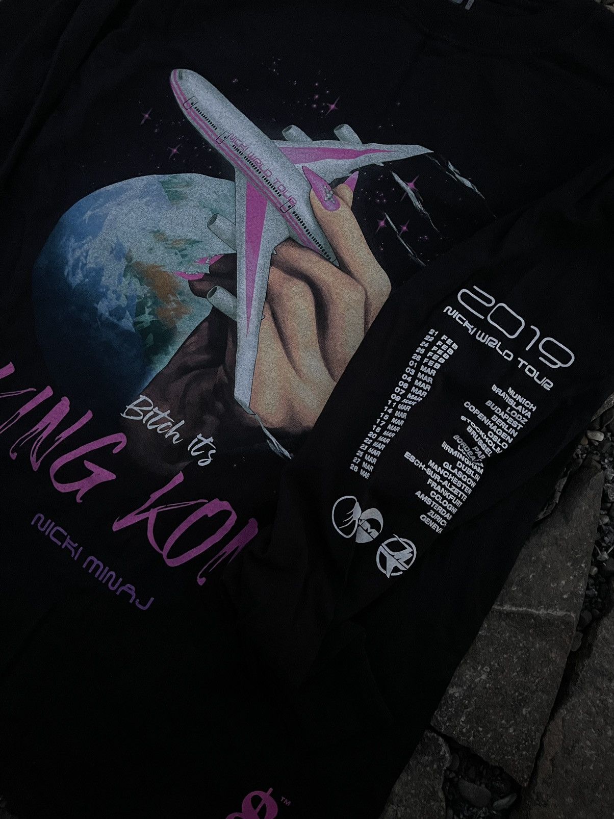 Band Tees 2019 Nicki Minaj world tour Bitch is King Kong long sleeve Size US S / EU 44-46 / 1 - 5 Thumbnail