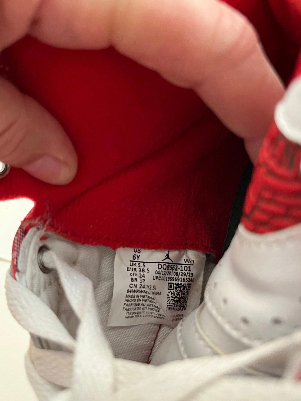 Jordan Brand Nike Air Jordan 2 Retro "Origins" white fire red colorway Size US 6 / EU 39 - 5 Thumbnail