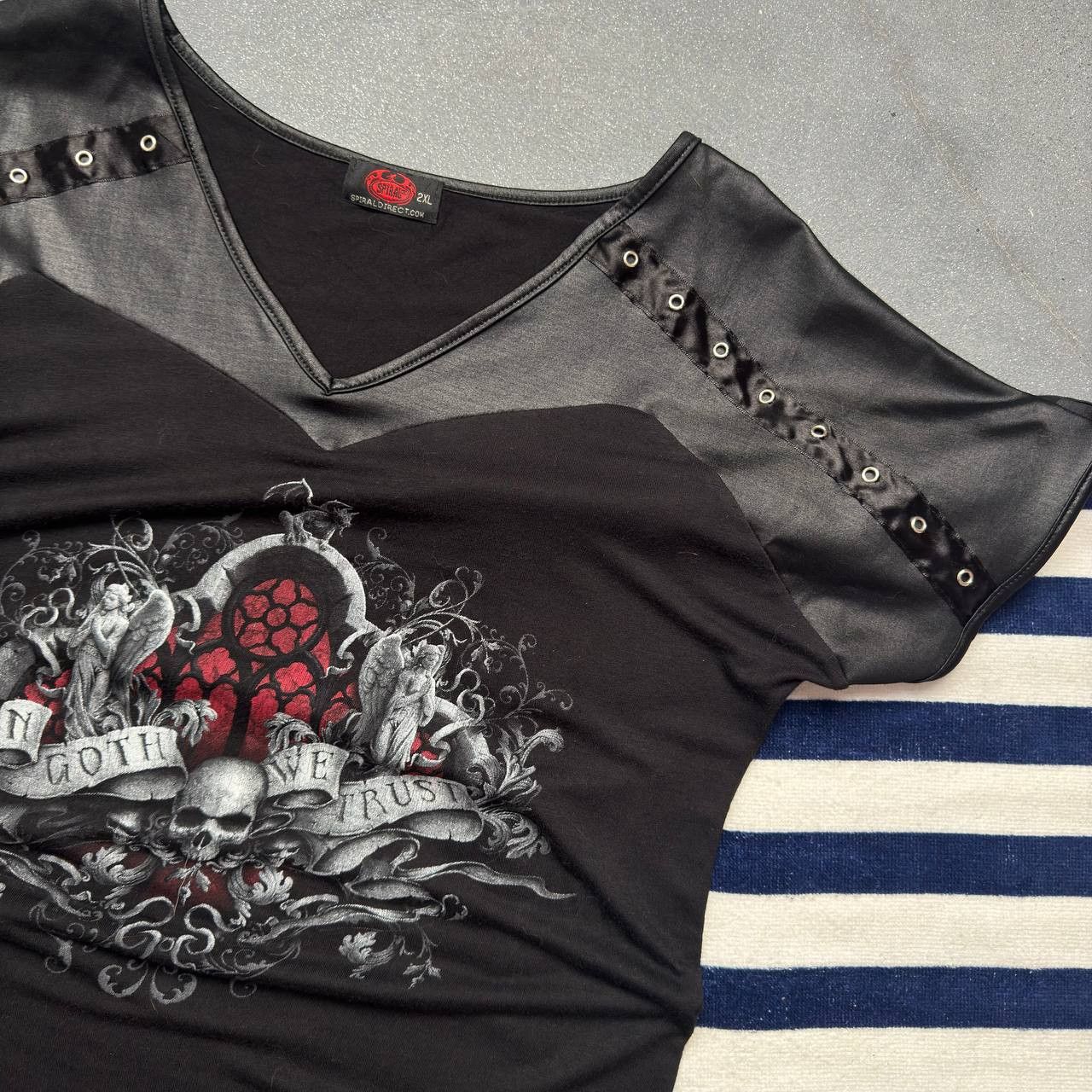 Japanese Brand × Vintage Spiral Direct Gothic Y2K T-Shirt Size XL / US 12-14 / IT 48-50 - 4 Thumbnail