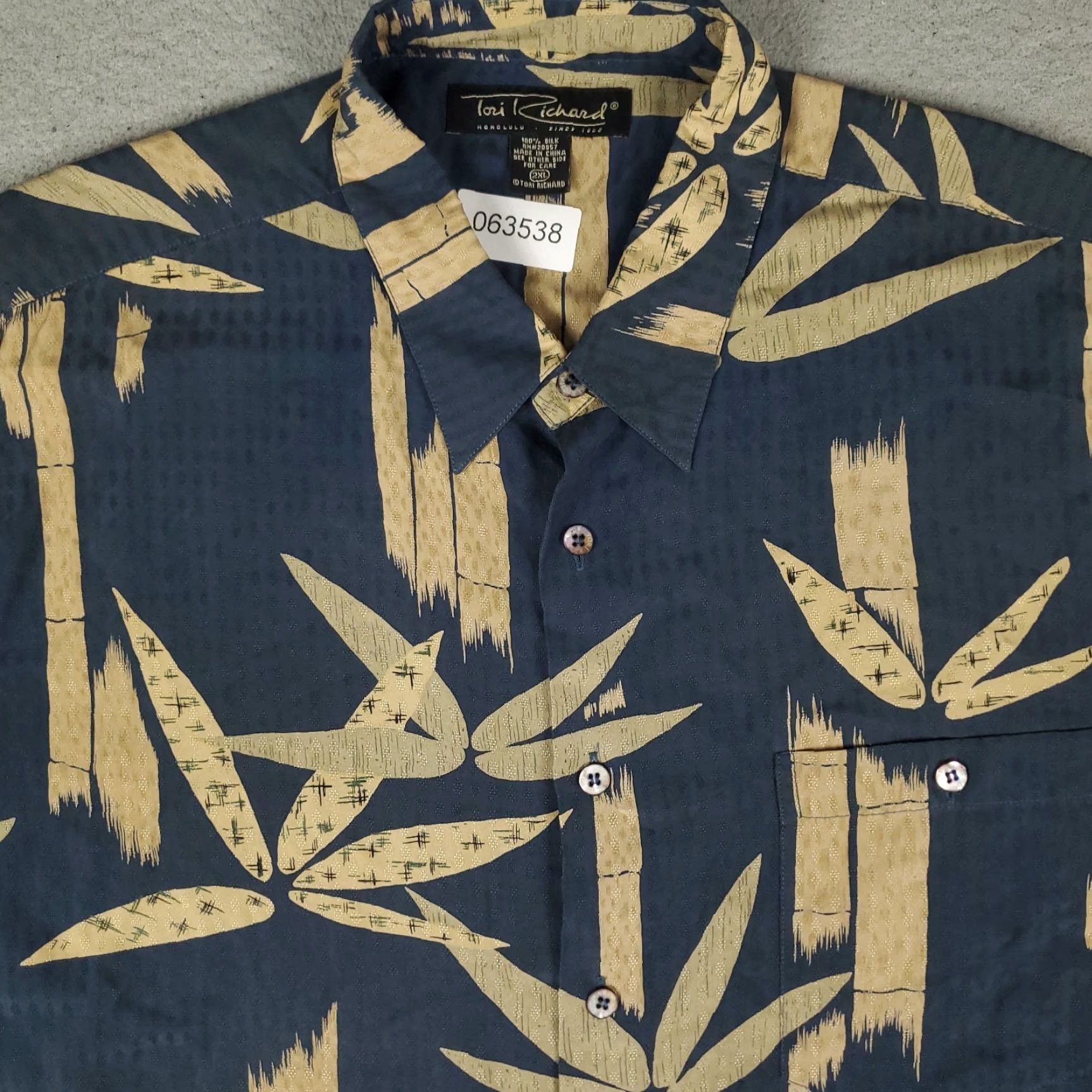 Tori Richard Tori Richard Hawaiian Shirt Men's 2XL Blue Silk Button-Up Short Sleeve Graphic Print Aloha Size US XXL / EU 58 / 5 - 2 Thumbnail