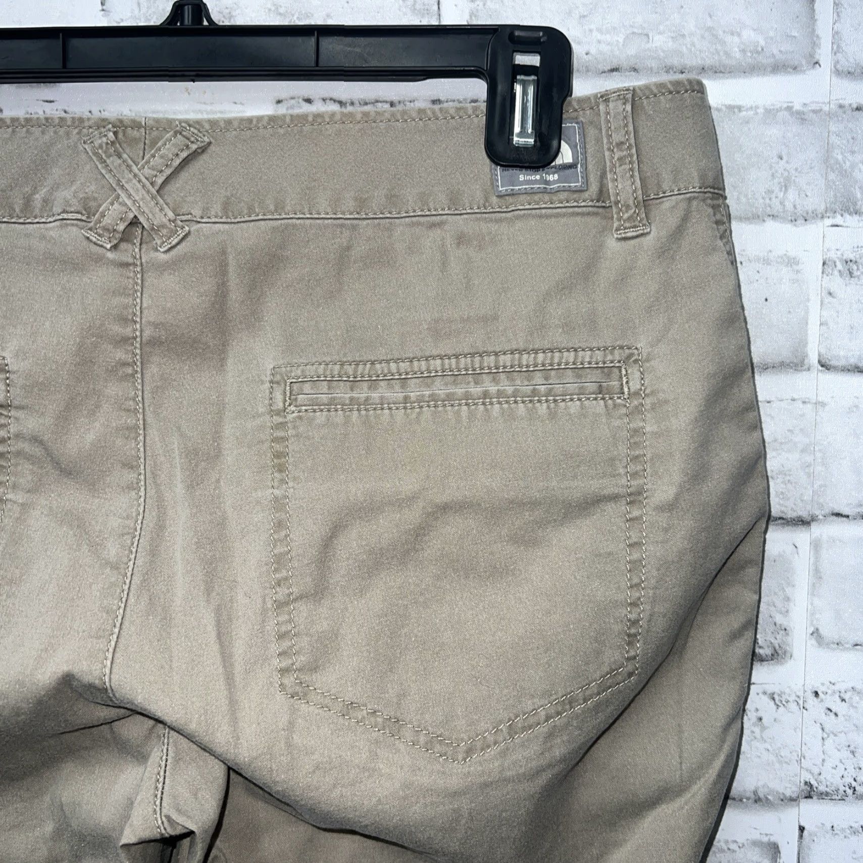 The North Face The North Face Beige Hiking Pants Womens Size 10 x28 - Pants, The North Face, Beige, Womens, Size 10, Hiking, Chino, 90s (if applicable) Size 32" / US 10 / IT 46 - 3 Thumbnail