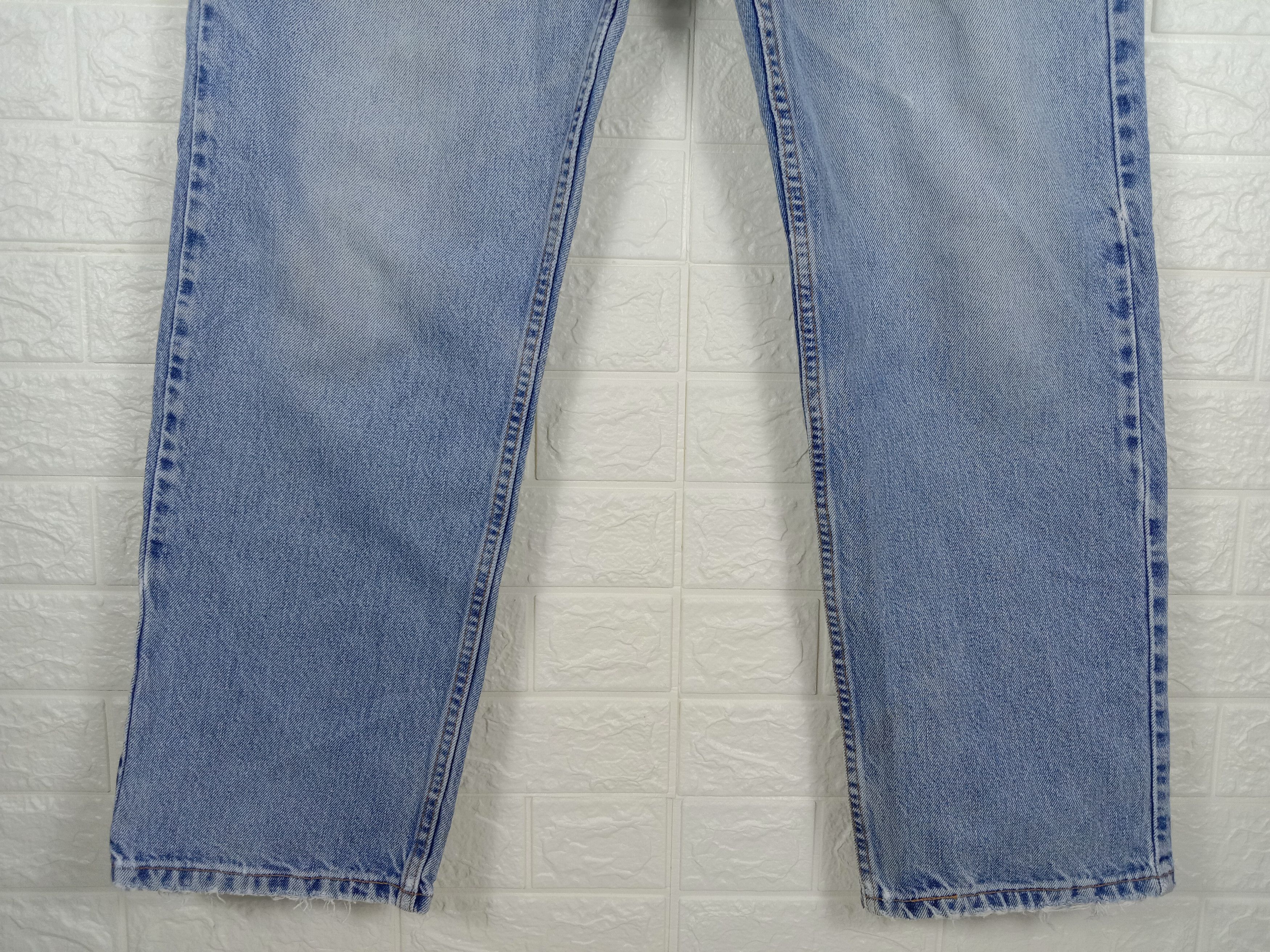 Levi's Vintage Levi's 505 Jeans Light Wash Regular Fit Denim Size US 36 / EU 52 - 4 Thumbnail
