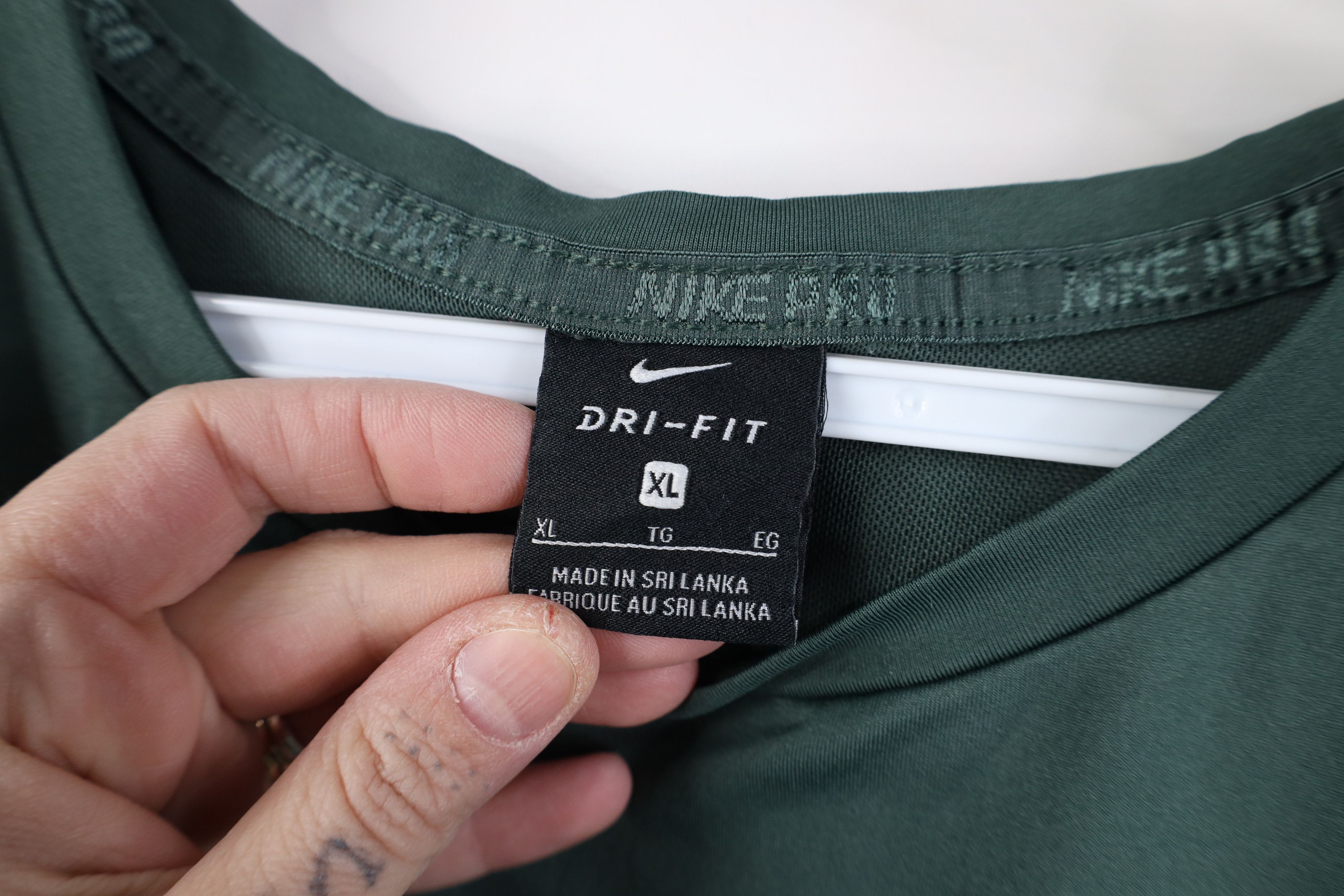 Nike Nike Pro Combat Compression Fitted Sleeveless Muscle T-Shirt Size XL / US 12-14 / IT 48-50 - 6 Thumbnail