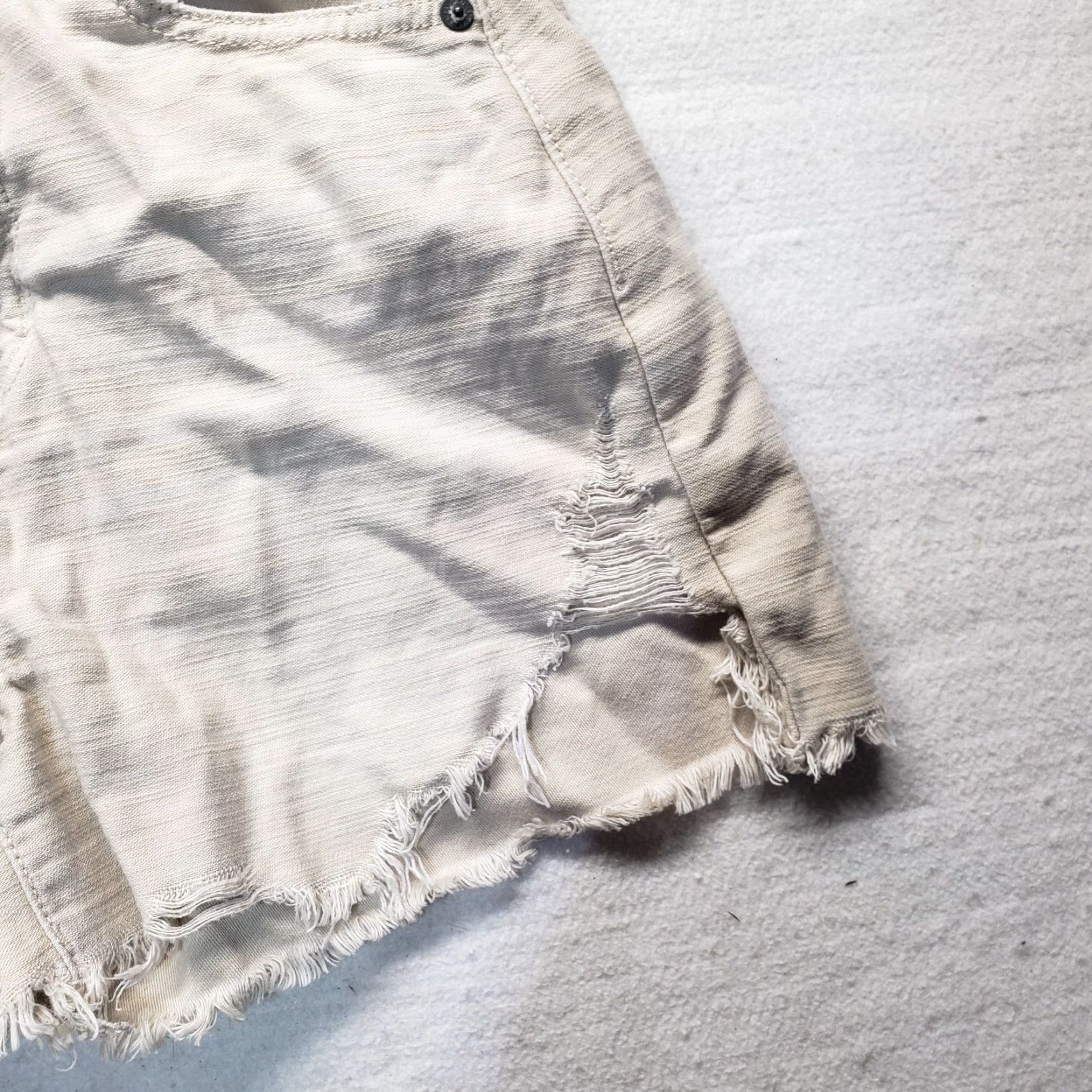 American Eagle Outfitters AMERICAN EAGLE Hi-Rise Shorty Tan Brown Cut Off Shorts Adult Women's Size 00 Size 24" / US 00 / IT 34 - 3 Thumbnail