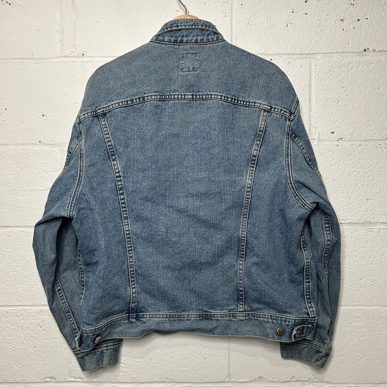 Vintage Vintage Lee Riveted Denim Trucker Jacket “Light Wash” Size US XL / EU 56 / 4 - 2 Thumbnail
