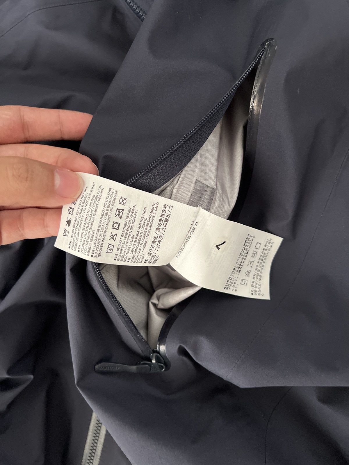 Arc'teryx Arc’teryx Beta Jacket Black Sapphire Size US M / EU 48-50 / 2 - 6 Thumbnail