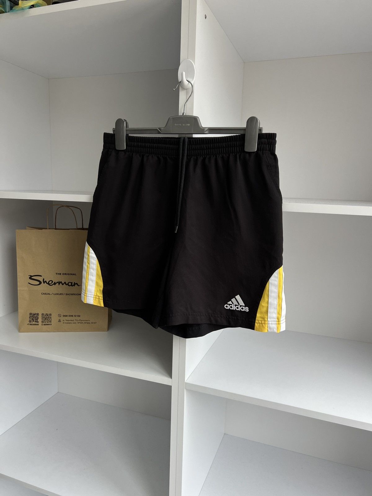 Adidas × Vintage Vintage Adidas Shorts 90s style Size US 32 / EU 48 - 2 Thumbnail