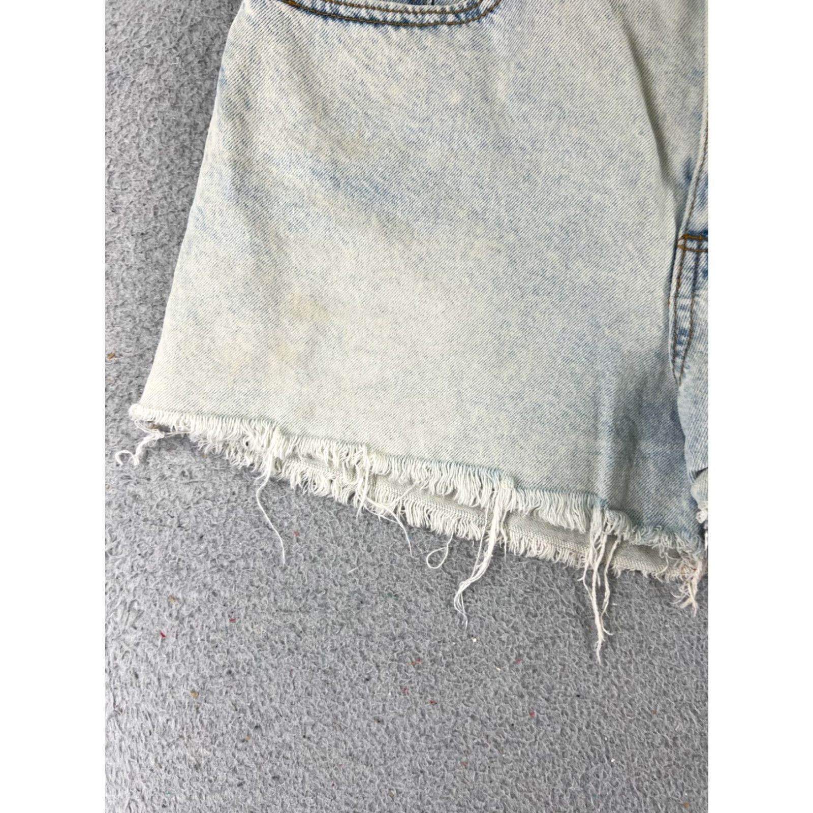 Cotton On Cotton On Shorts Womens 27 Blue Denim Cut-Off High Rise 5-Pocket Denim Shorts Light Wash 28x3 Size 27" / US 4 / IT 40 - 3 Thumbnail