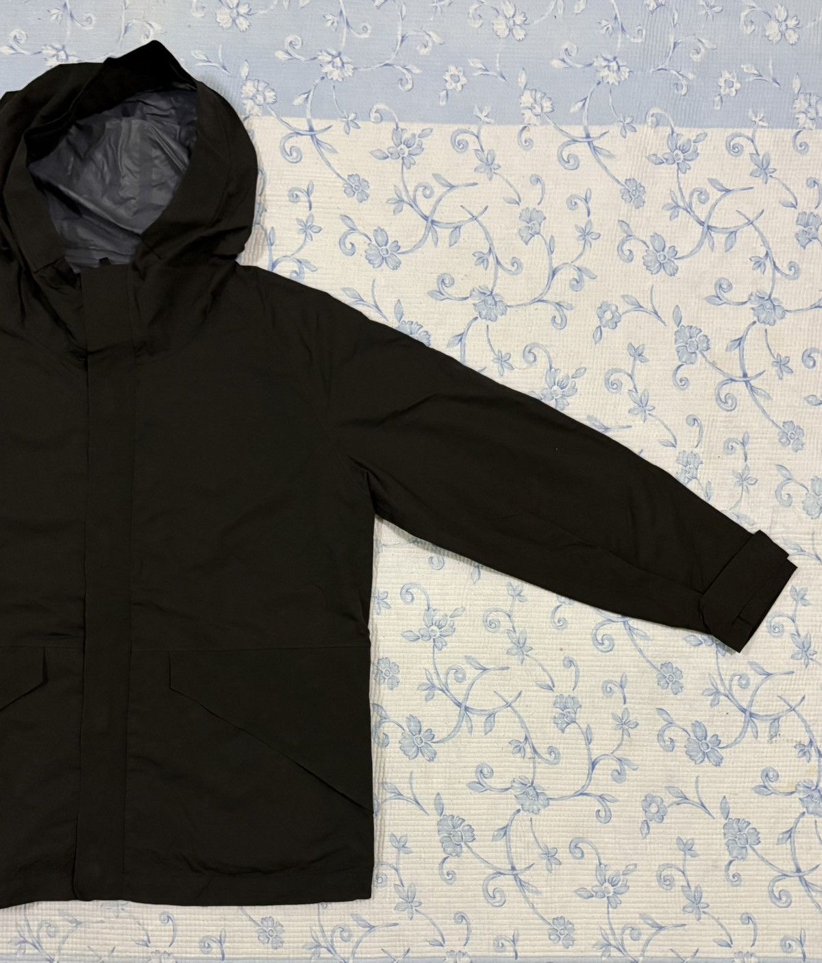 Lemaire Lemaire X Uniqlo Waterproof Olive Color Hoodies Jacket Size US L / EU 52-54 / 3 - 3 Thumbnail