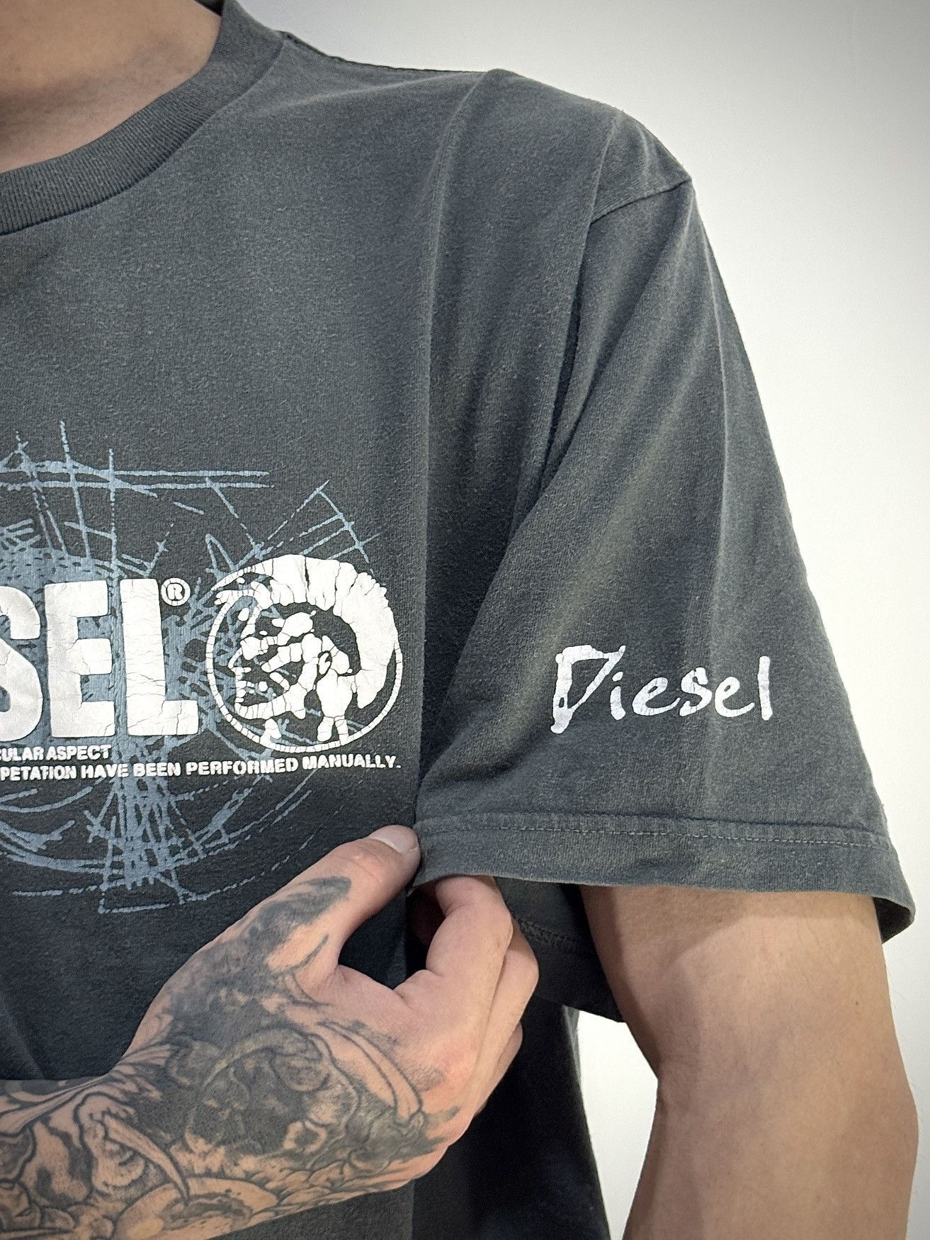 Diesel Vintage Diesel Og Double Side Logo Tshirt Size US XL / EU 56 / 4 - 5 Thumbnail