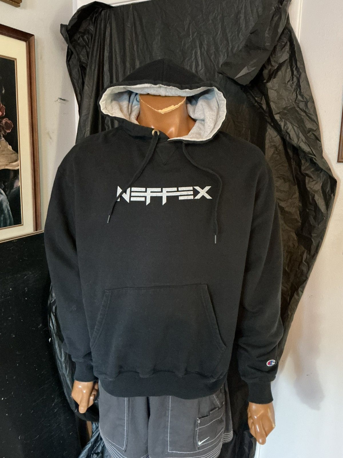 Champion Champion Neffex EDM Electronic Indie Band Official Hoodie Size US L / EU 52-54 / 3 - 7 Thumbnail