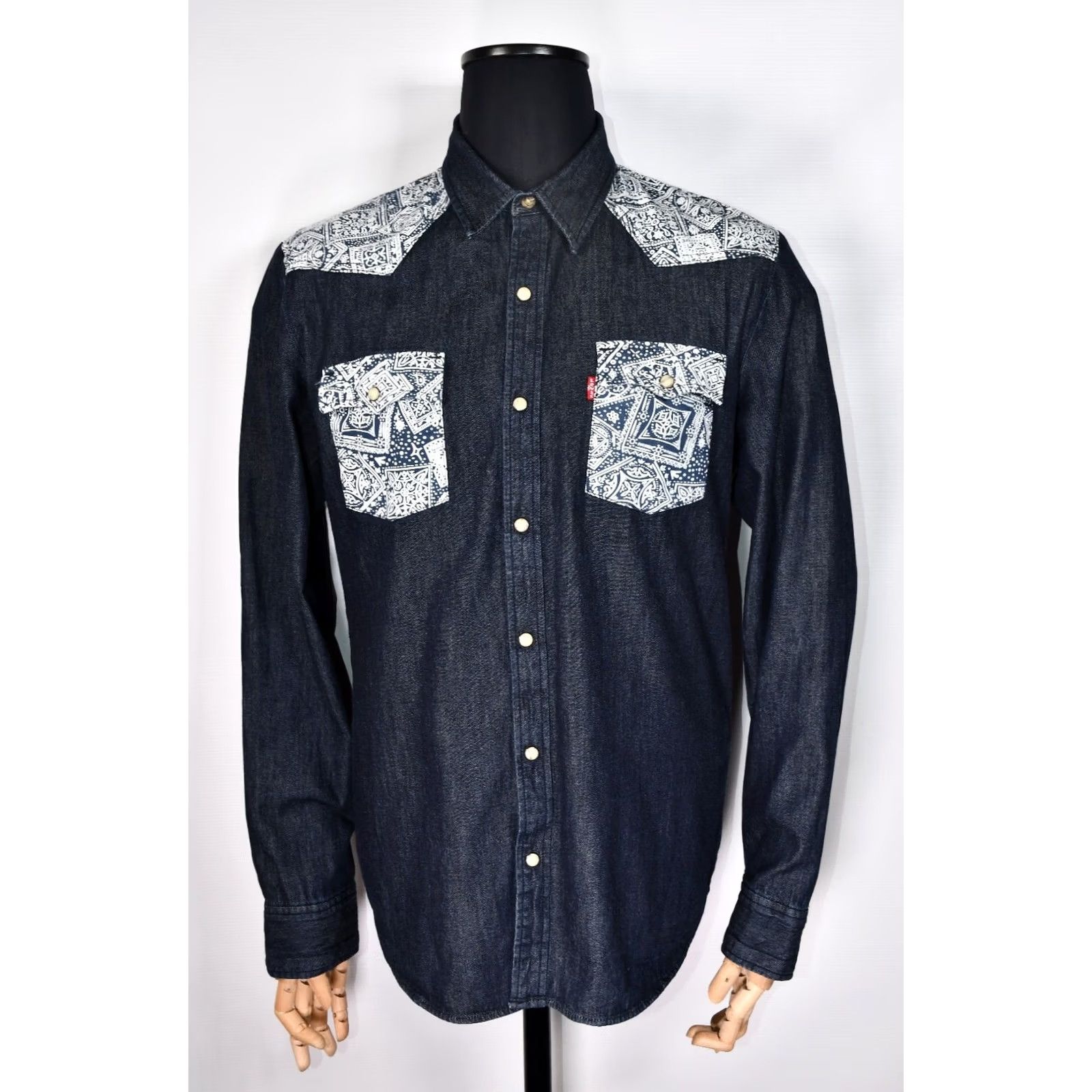 Levi's Levi's Western Shirt Denim Bandana Pearl Snap size L Men Blue Regular Short Sleeve? Size US L / EU 52-54 / 3 - 2 Thumbnail