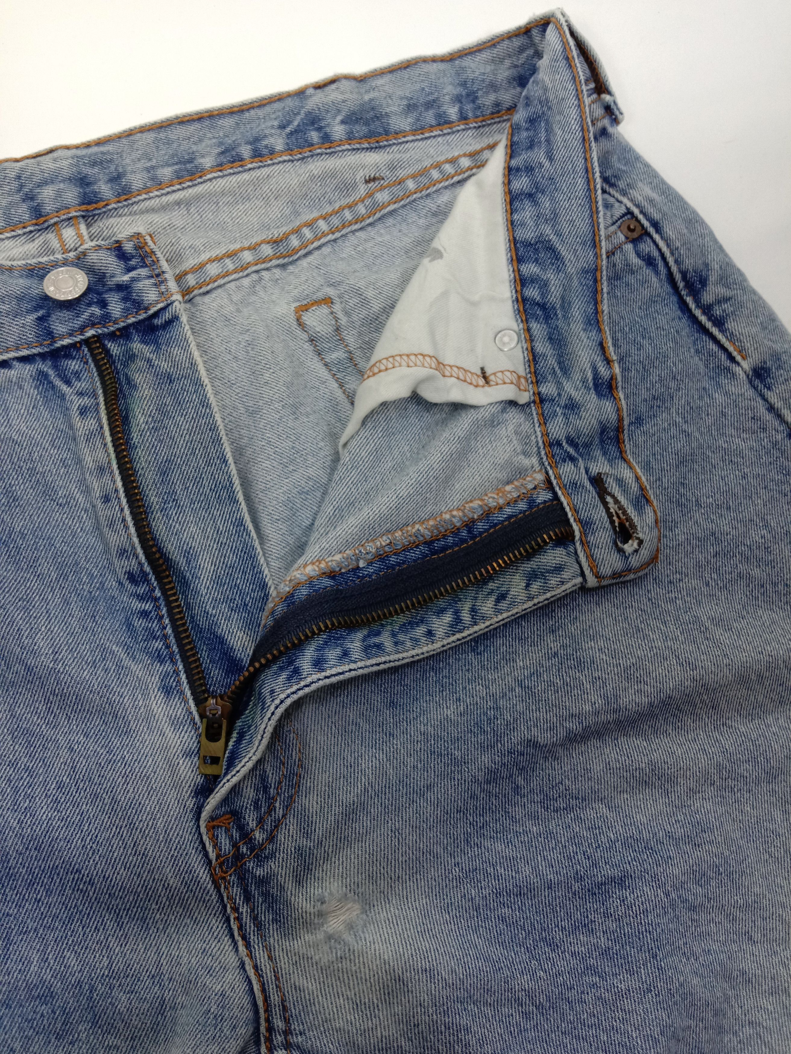 Levi's Vintage Levi's 505 Jeans Light Wash Regular Fit Denim Size US 38 / EU 54 - 9 Thumbnail