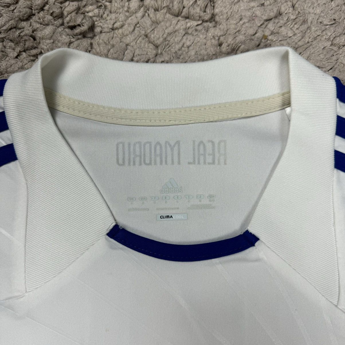 Adidas Vintage Real Madrid ‘OZIL’ Home Jersey Size US S / EU 44-46 / 1 - 14 Thumbnail