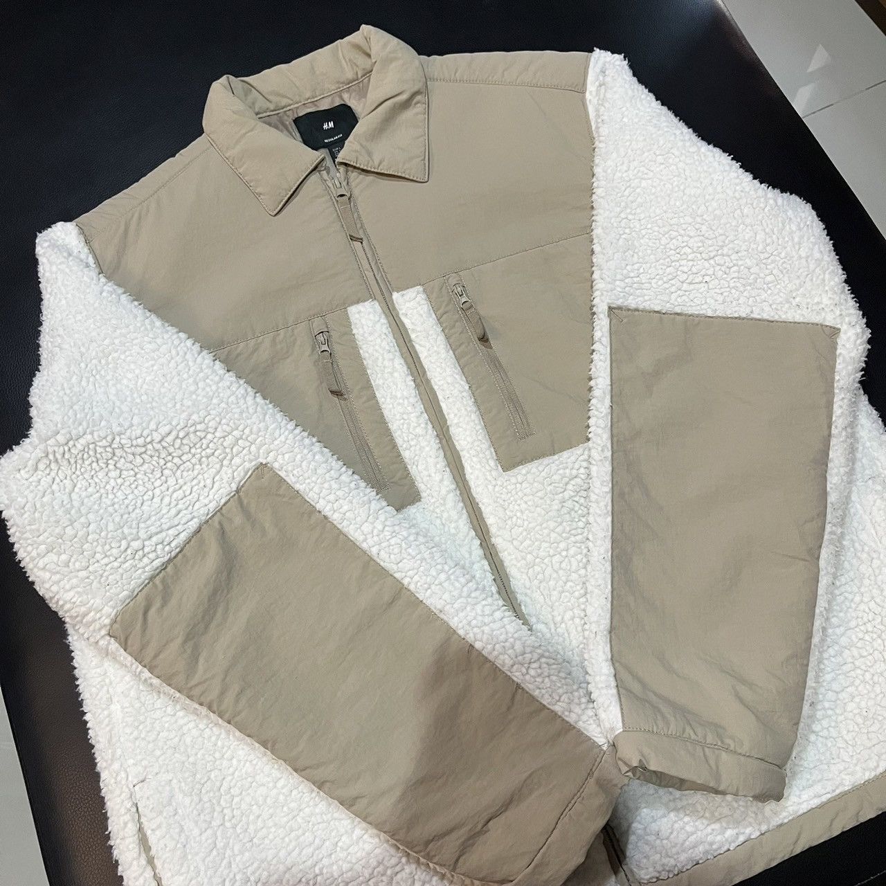H&M × Japanese Brand h&m regular fit teddy overshirt Size US L / EU 52-54 / 3 - 9 Thumbnail