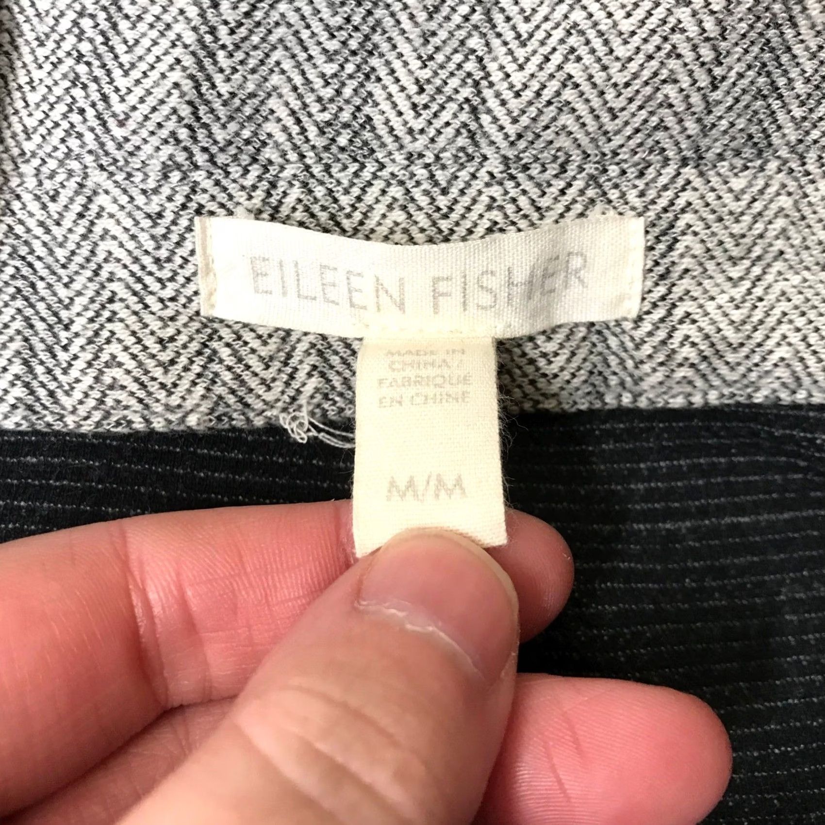 Eileen Fisher VINTAGE? No. Eileen Fisher Grey Herringbone Organic Cotton Button Front Cardigan Jacket Sz M Size M / US 6-8 / IT 42-44 - 7 Thumbnail