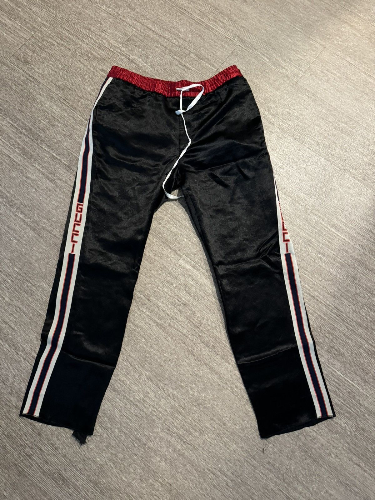 Red and black gucci tracksuit clearance