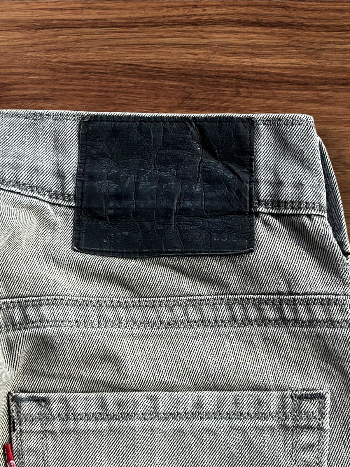 Levi's × Levi's Vintage Clothing Vintage Y2K Levi’s Grey Wash Distressed Slim Straight Jeans Size US 28 / EU 44 - 8 Thumbnail