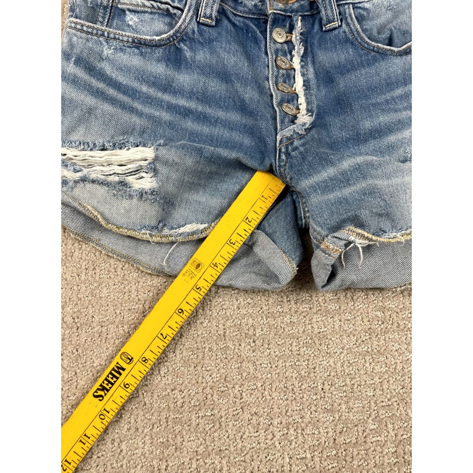 Vintage We The Free Shorts Button Fly Denim Jorts Distressed Raw Hem Womens 26 Blue Solid 5-Pocket Regular Summer Spring Casual Size 26" / US 2 / IT 38 - 2 Thumbnail