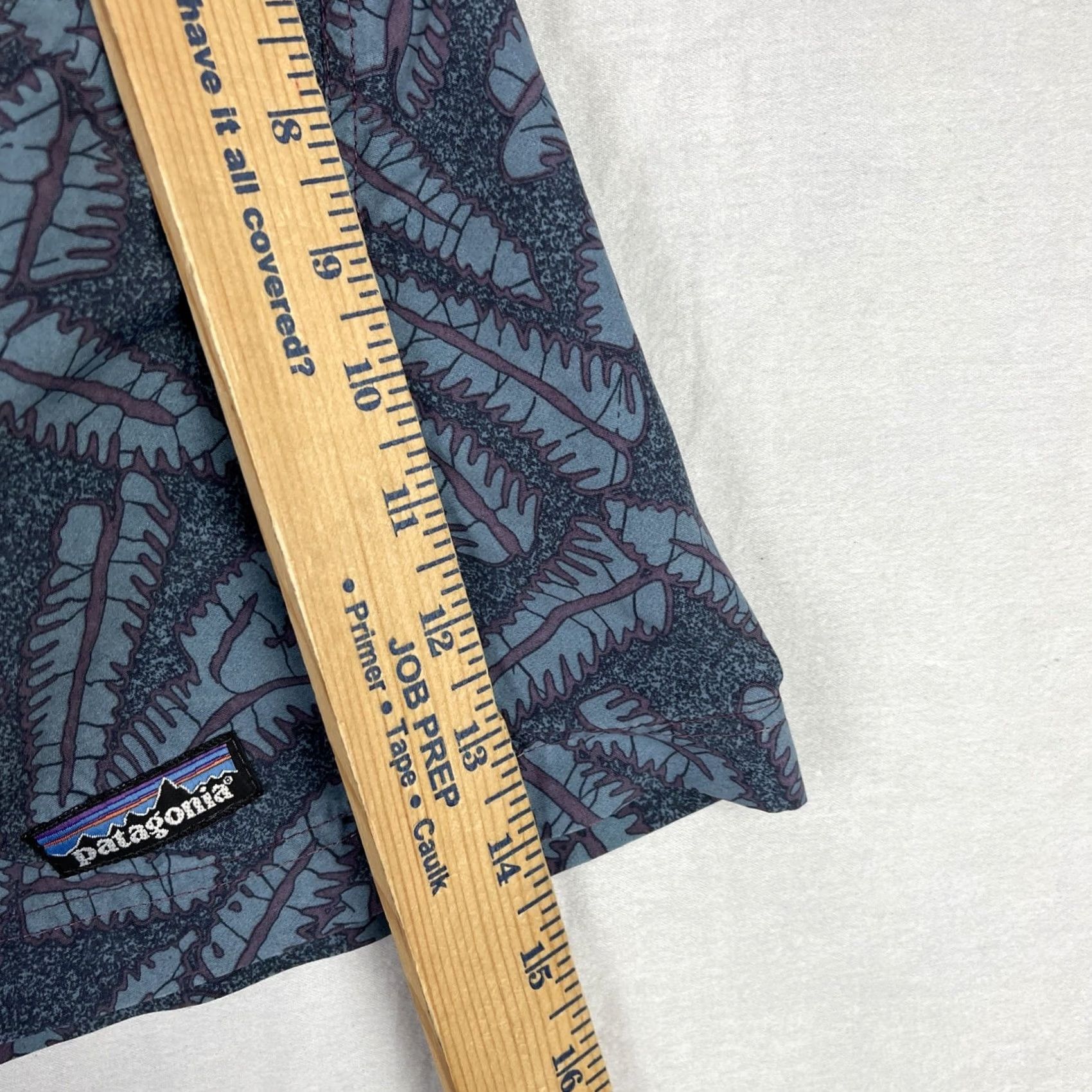 Patagonia VINTAGE Patagonia Shorts Mens XS Blue Baggies Jungle Leaf Drawstring Outdoor Size US 31 - 7 Thumbnail