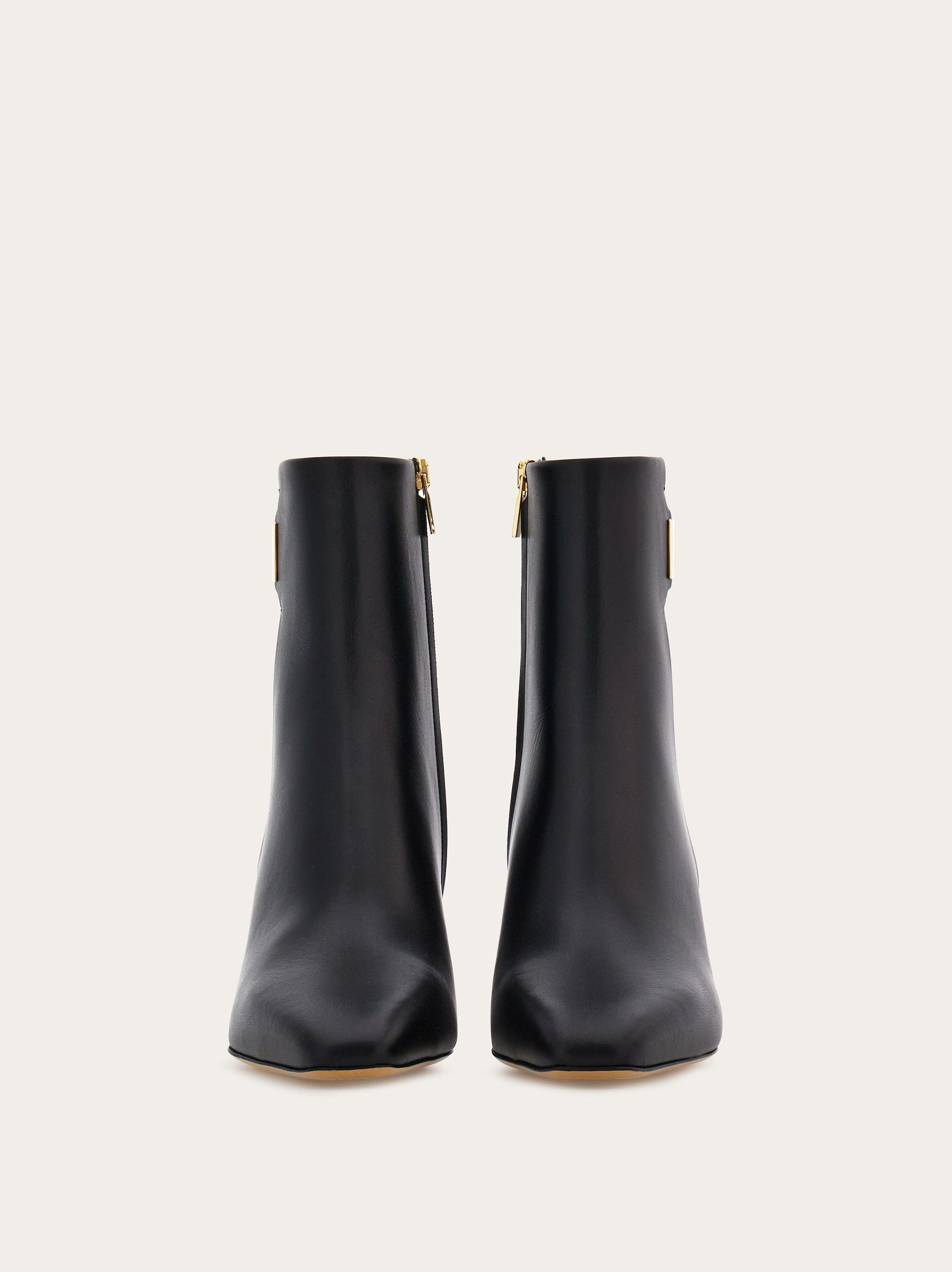 Salvatore Ferragamo o1s1rm0924 Ankle Boots in Black Size US 9.5 / IT 39.5 - 2 Thumbnail