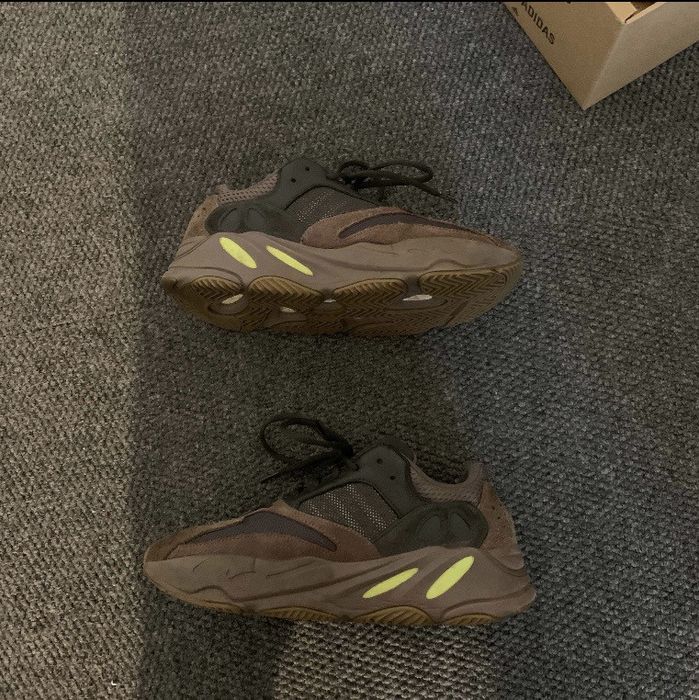 Yeezy 700 2024 mauve grailed